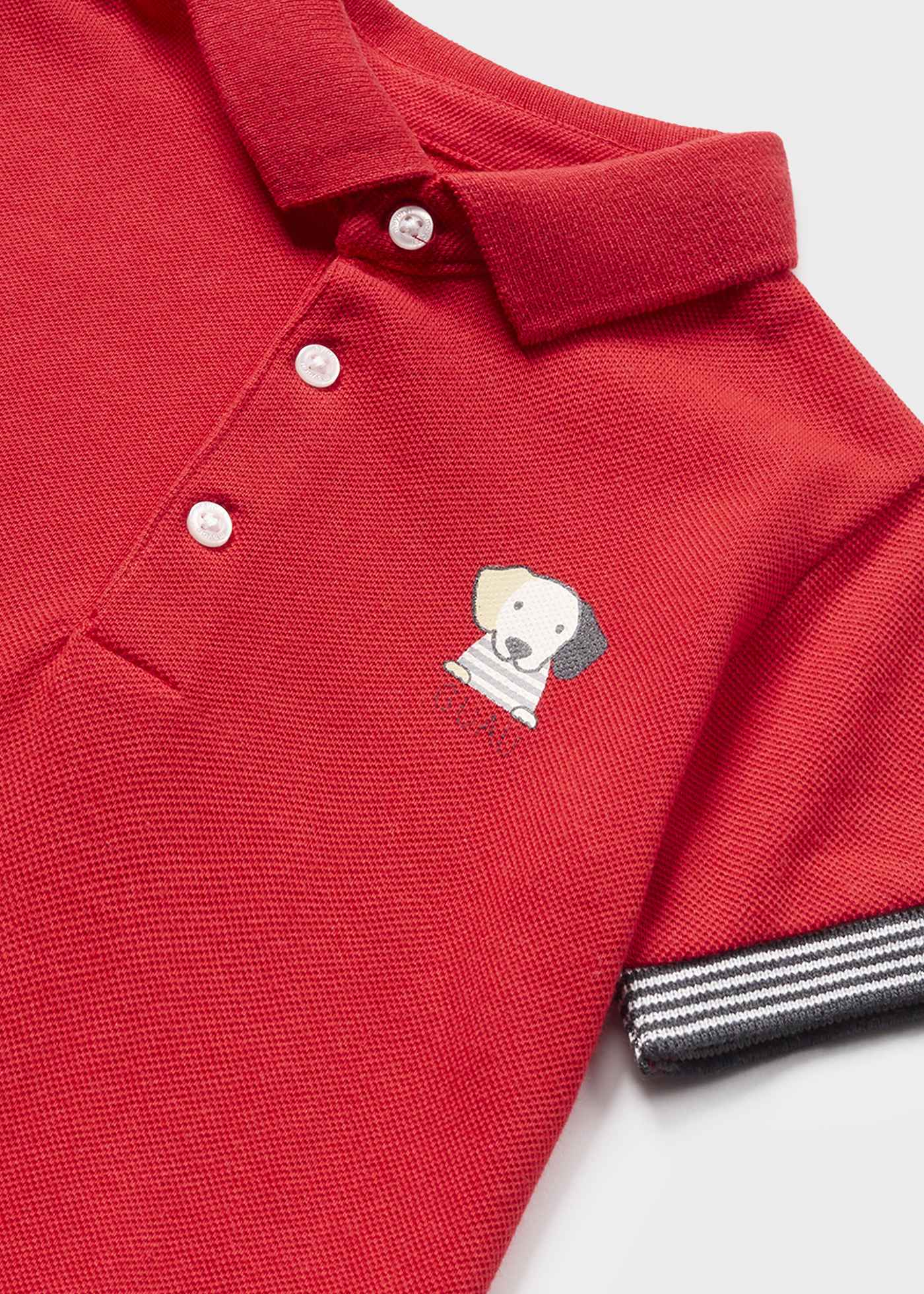 Camisa polo infantil de manga curta com estampa.