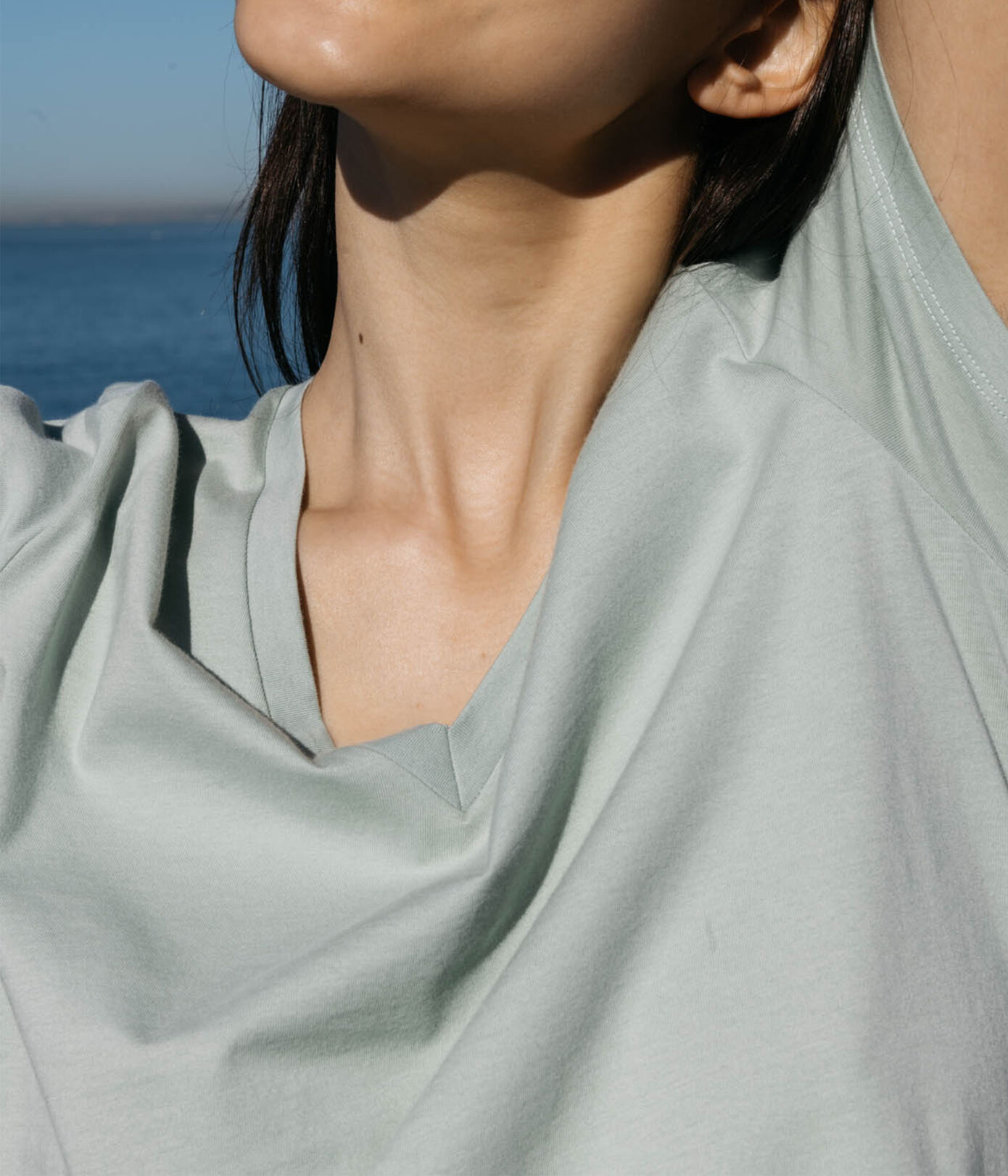 Tee-shirt LE DROIT col V en coton bio Femme