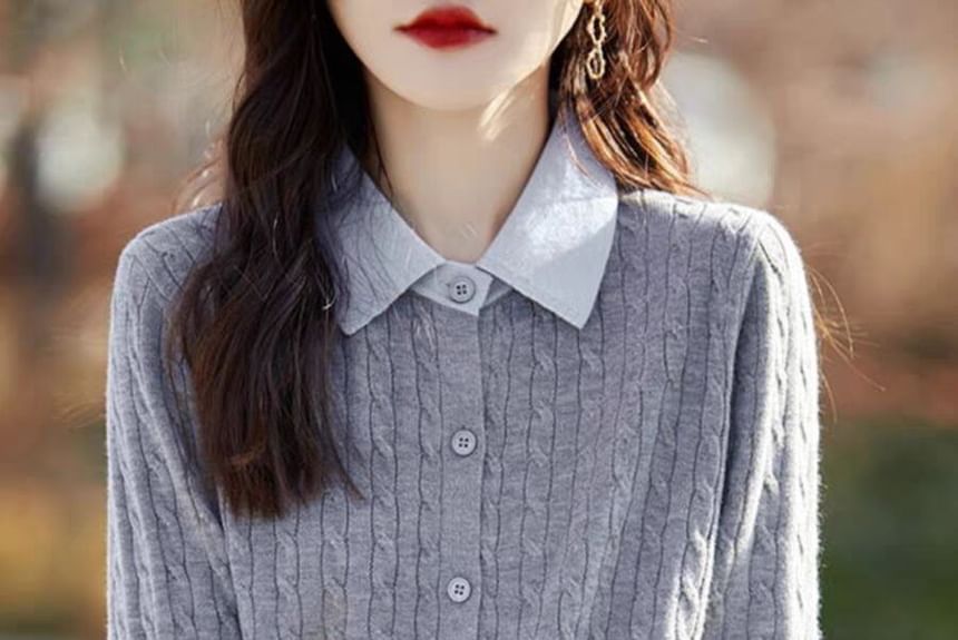 Jeonseon - Tweekleurige kabelgebreide cardigan met kraag