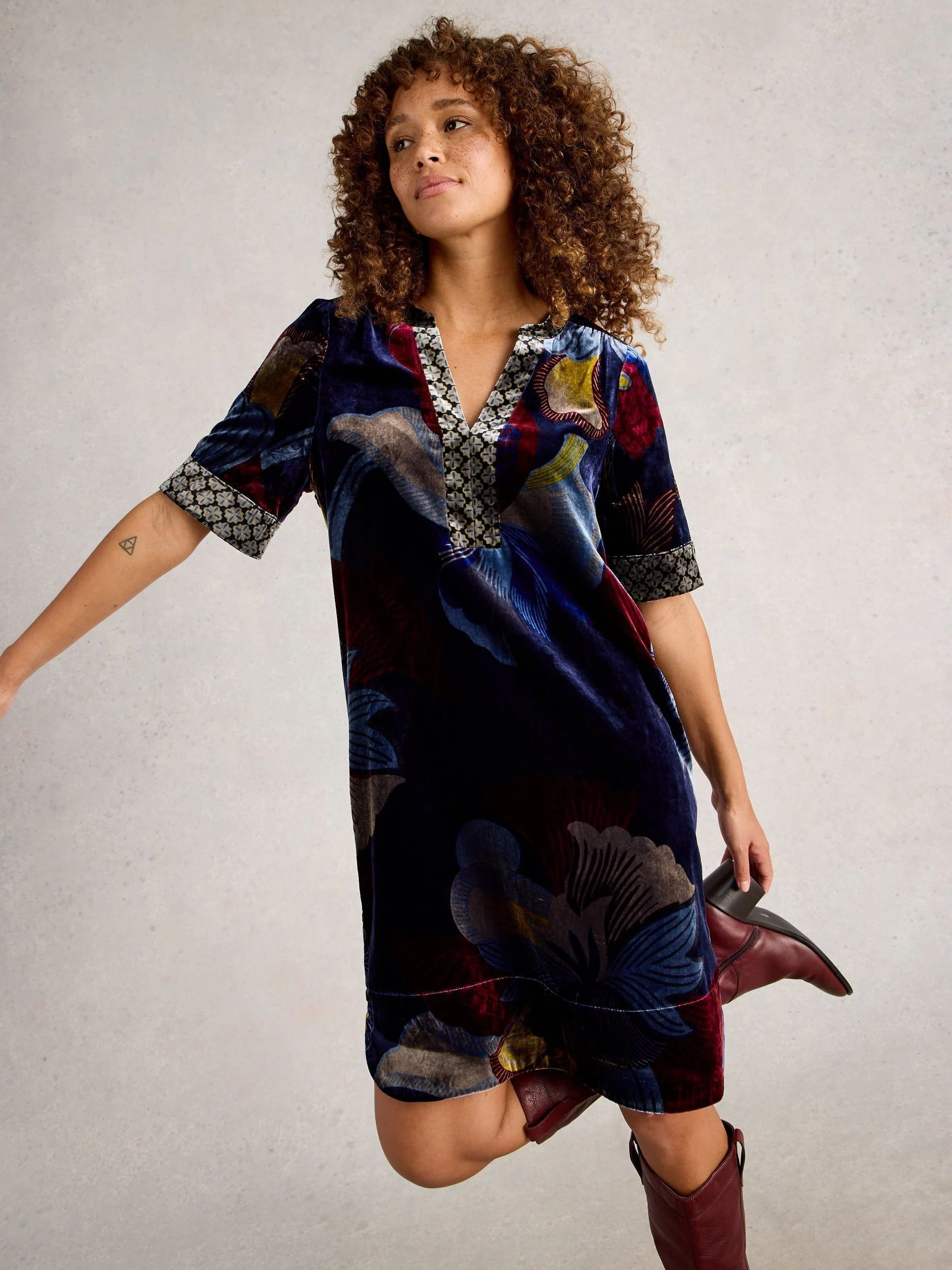 Blauw - White Stuff June Velvet Dress