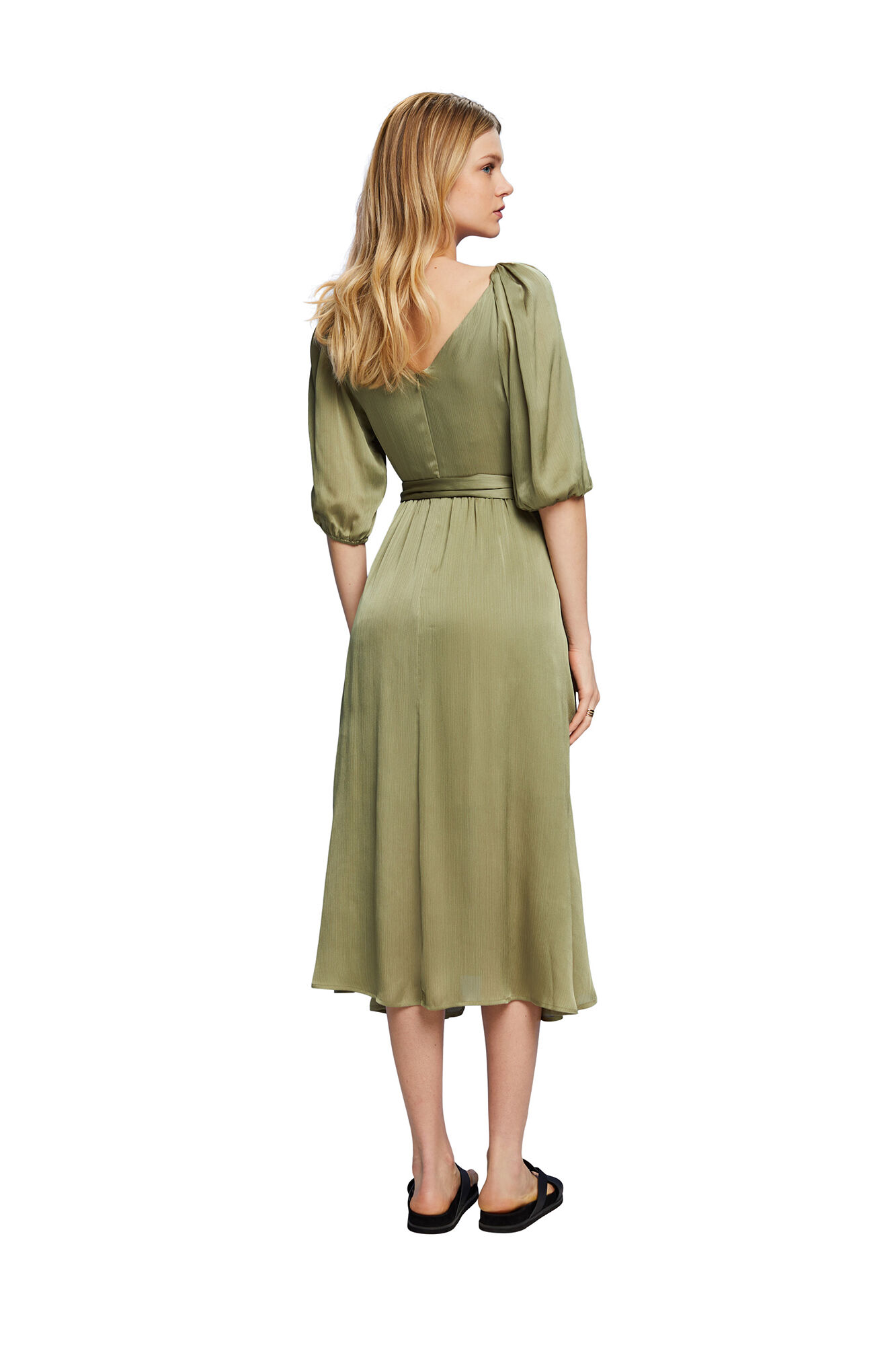 Vestido midi de cetim com mangas 3/4 - Pernas
