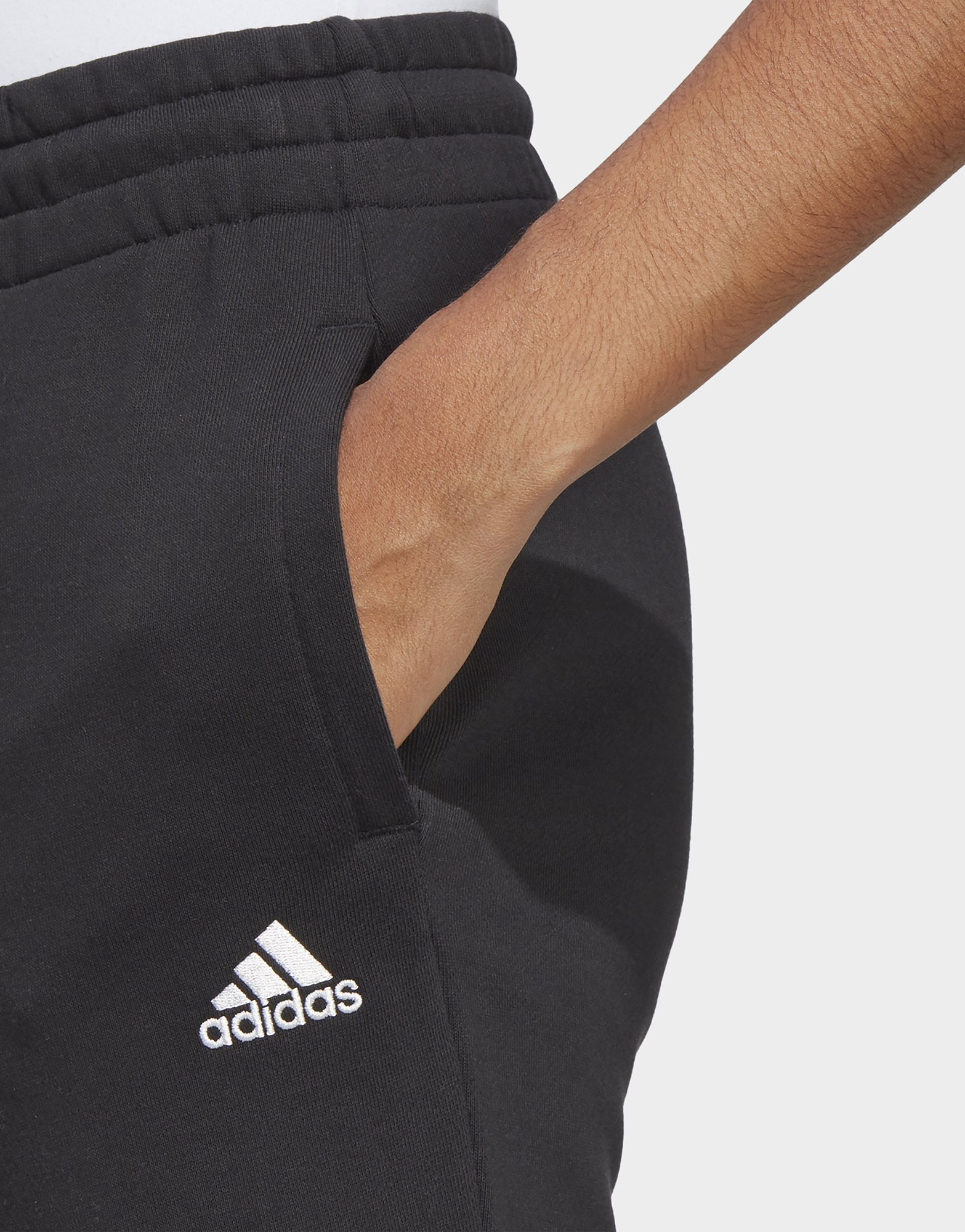 adidas Pantalon en molleton à chevilles élastiques Essentials Linear