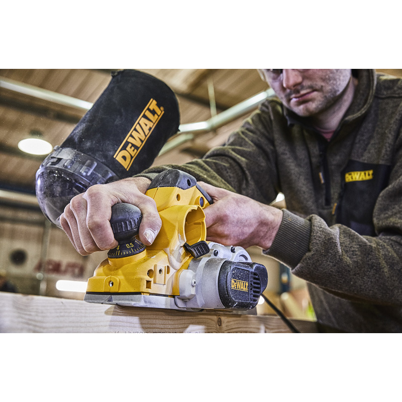DeWALT D26500K-QS schaafmachine + KITBOX 1.050W