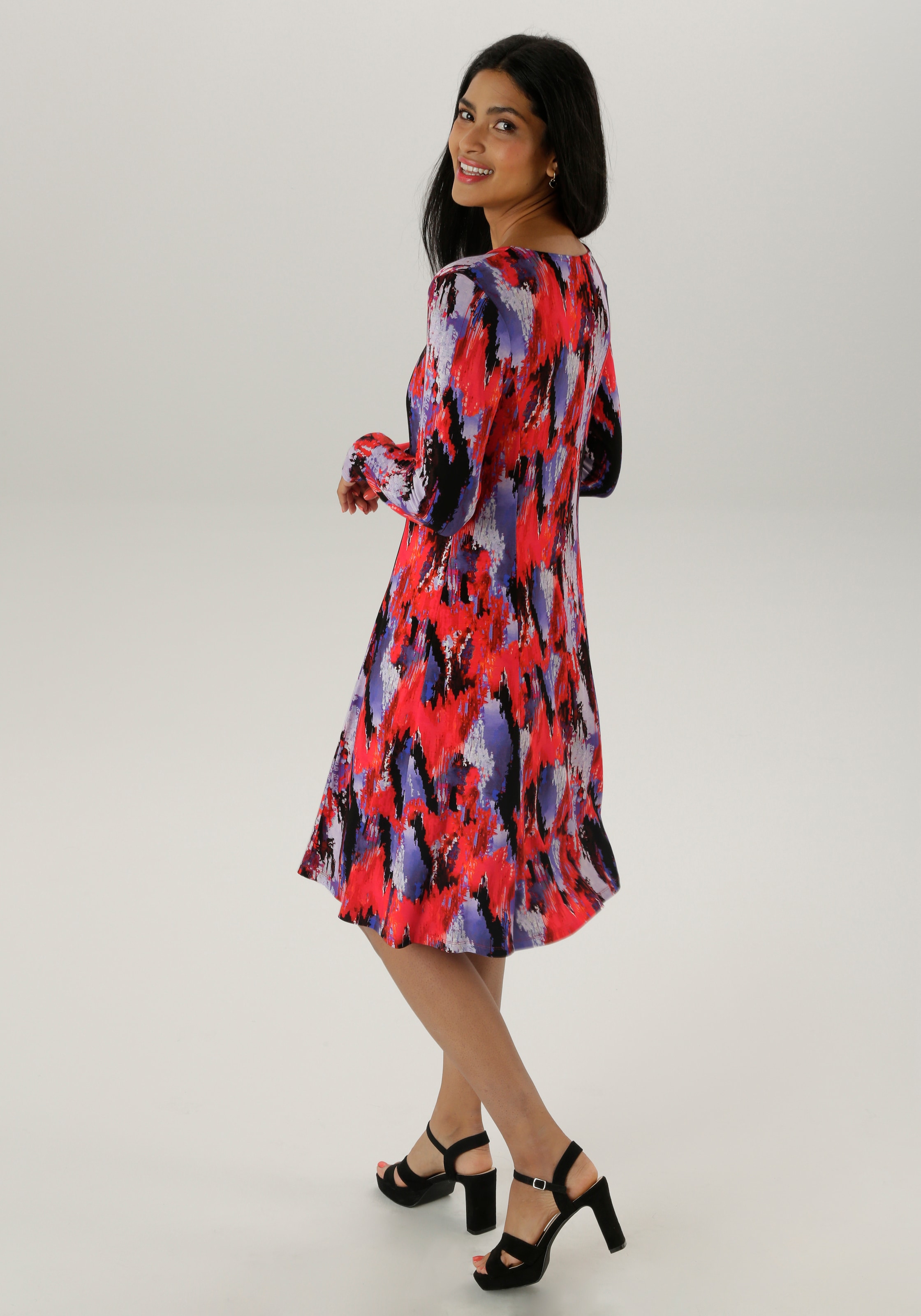 Aniston SELECTED Jerseykleid im modernen und abstrakten Farbverlauf