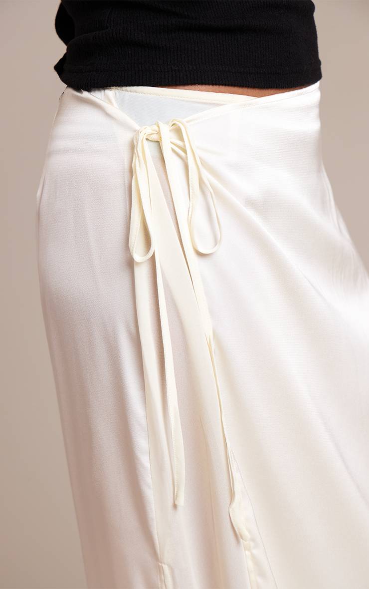 Crème Jupe Longue En Mousseline Avec Détail Cache-cœur En Satin