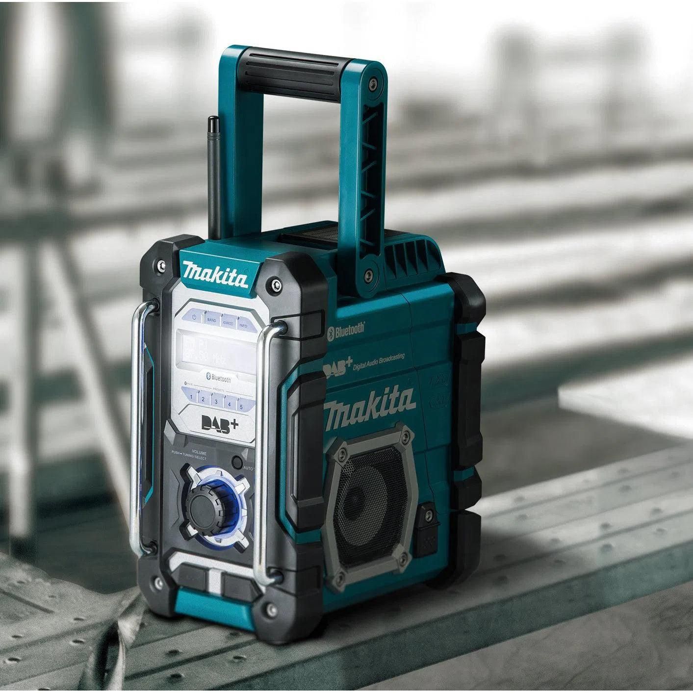 Makita DMR112 Accu Bouwradio FM DAB  7,2V-18V / 230V