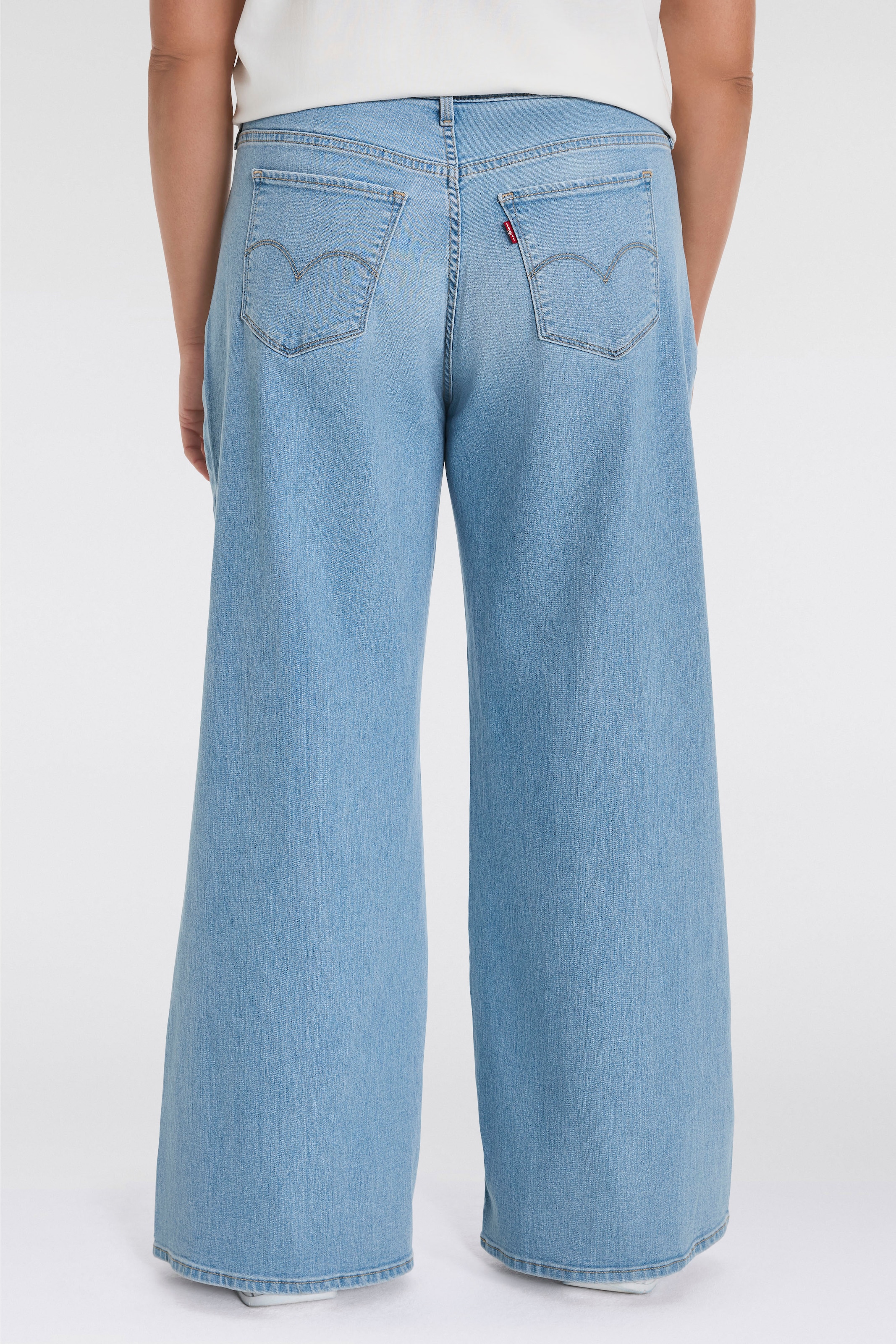 Levi's® Plus Weite Jeans »PL 318 SHAPING WIDE LEG« im Five-Pocket Style