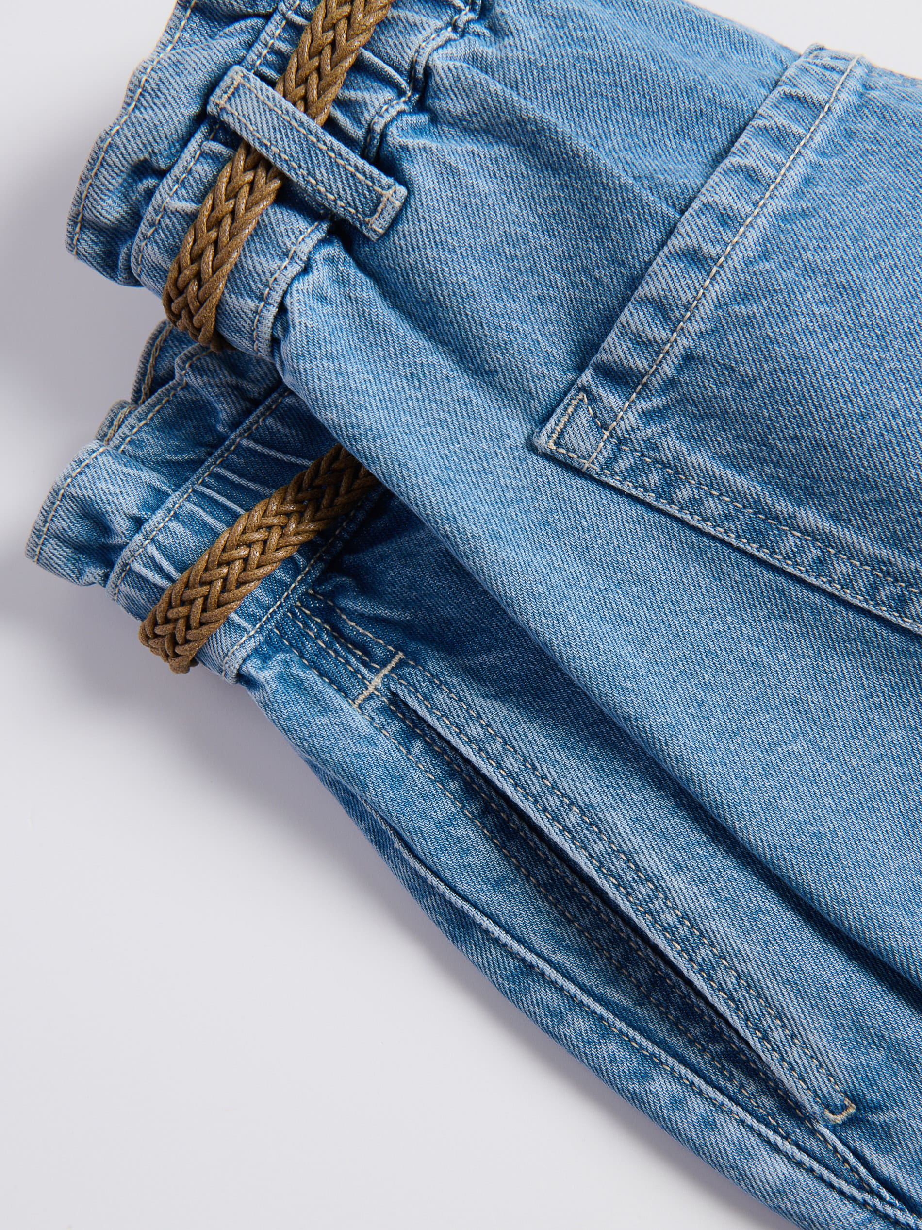 Denim shorts with belt