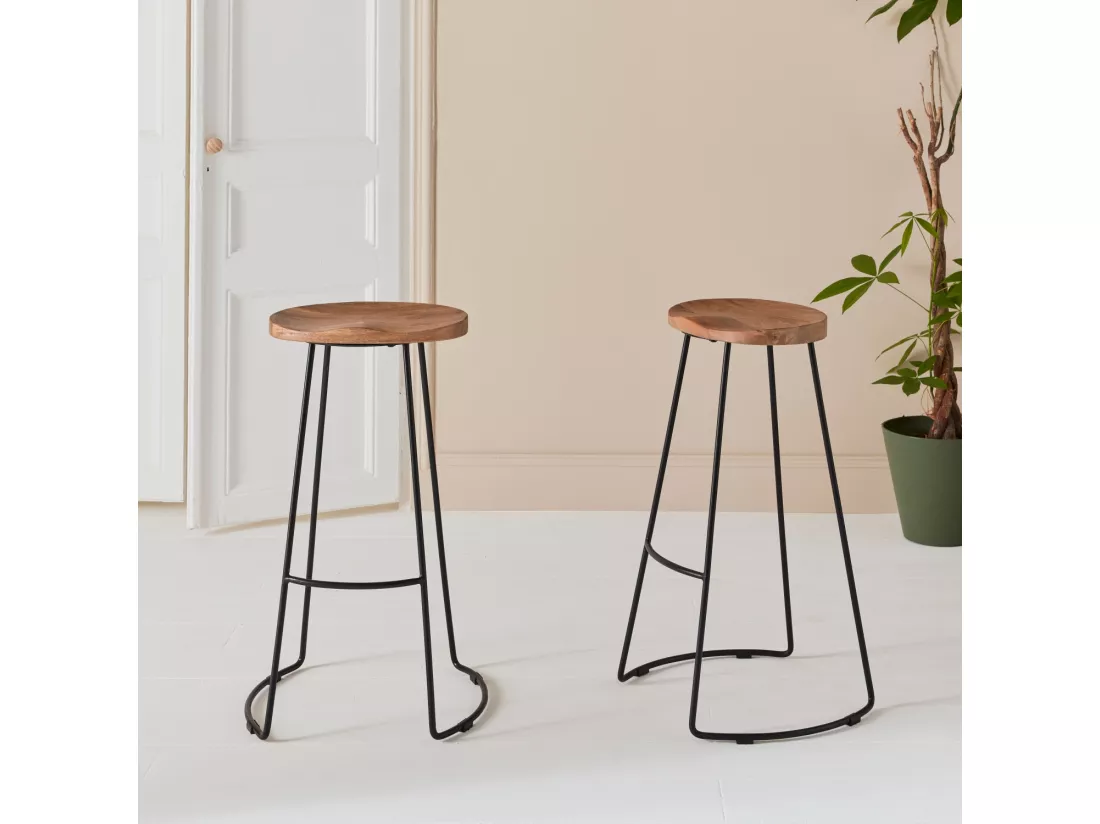 Lot de 2 tabourets de bar bois de manguier naturel et acier. avec repose pieds. 75cm