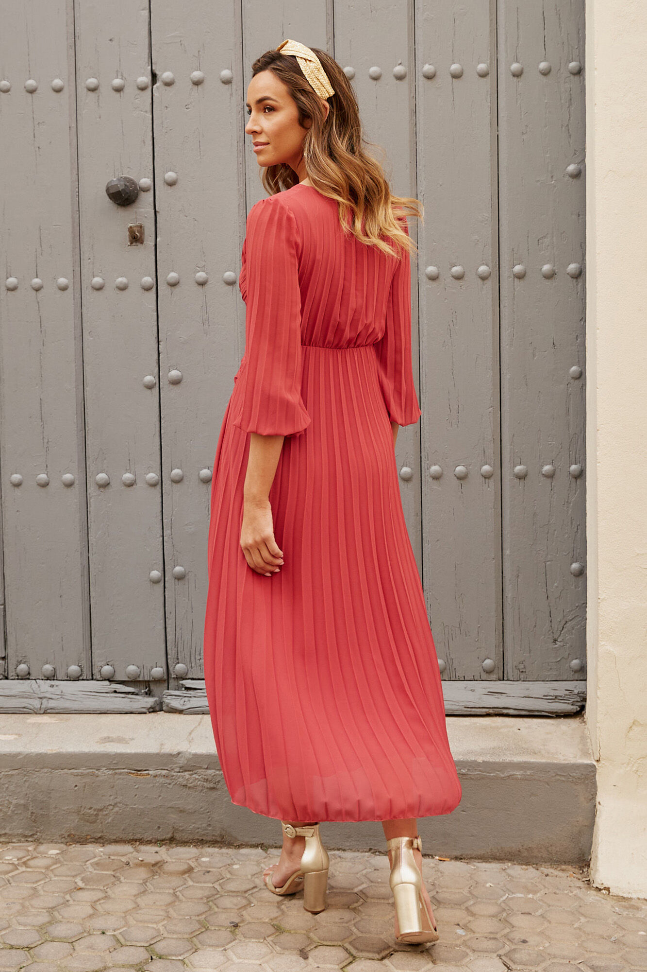 Vestido longo plissado com nó no peito - Vermelho