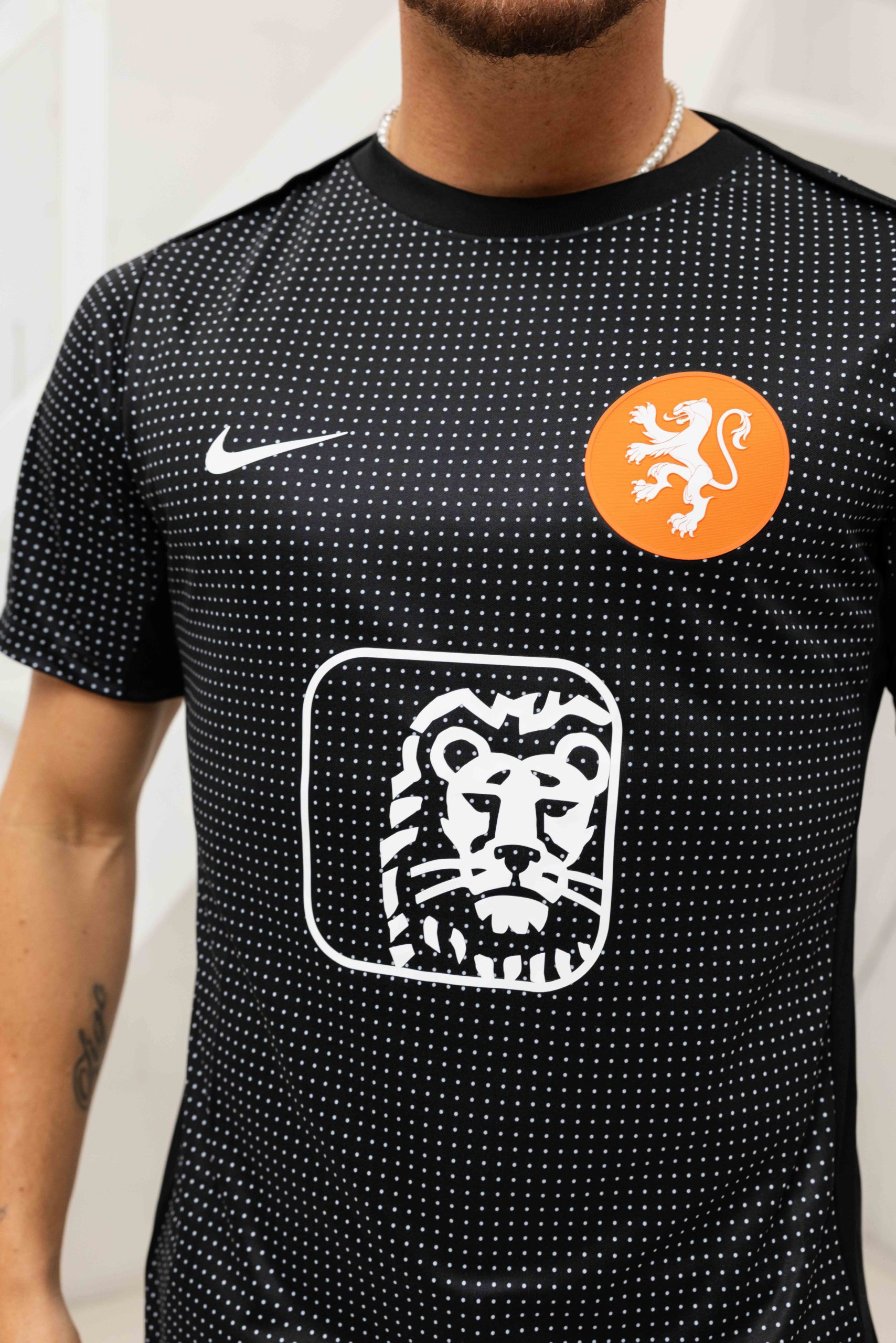 Nederland Oranje Leeuwinnen Pre-Match Shirt Senior 2025/2027