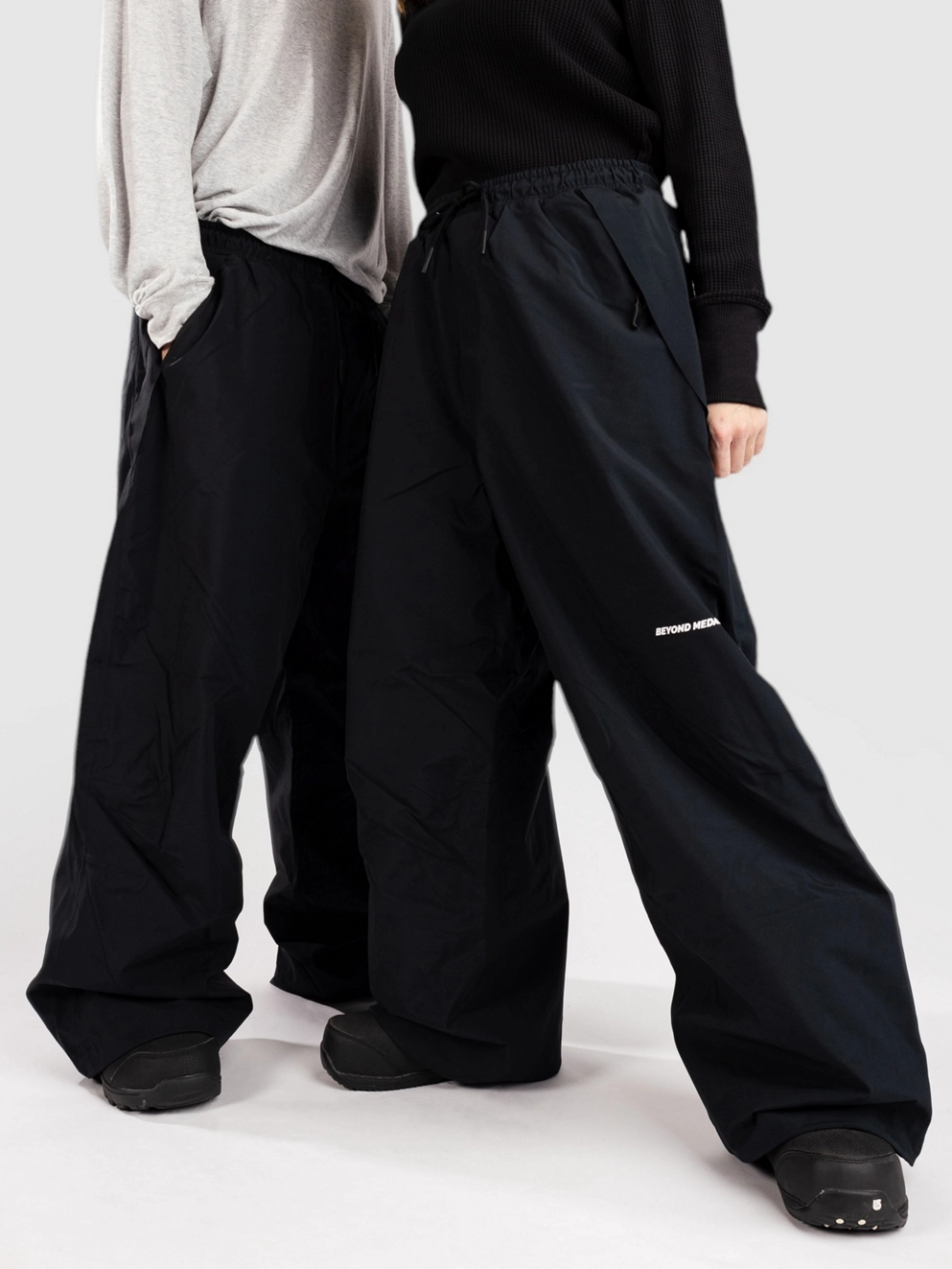 Beyond Medals Park Pants black