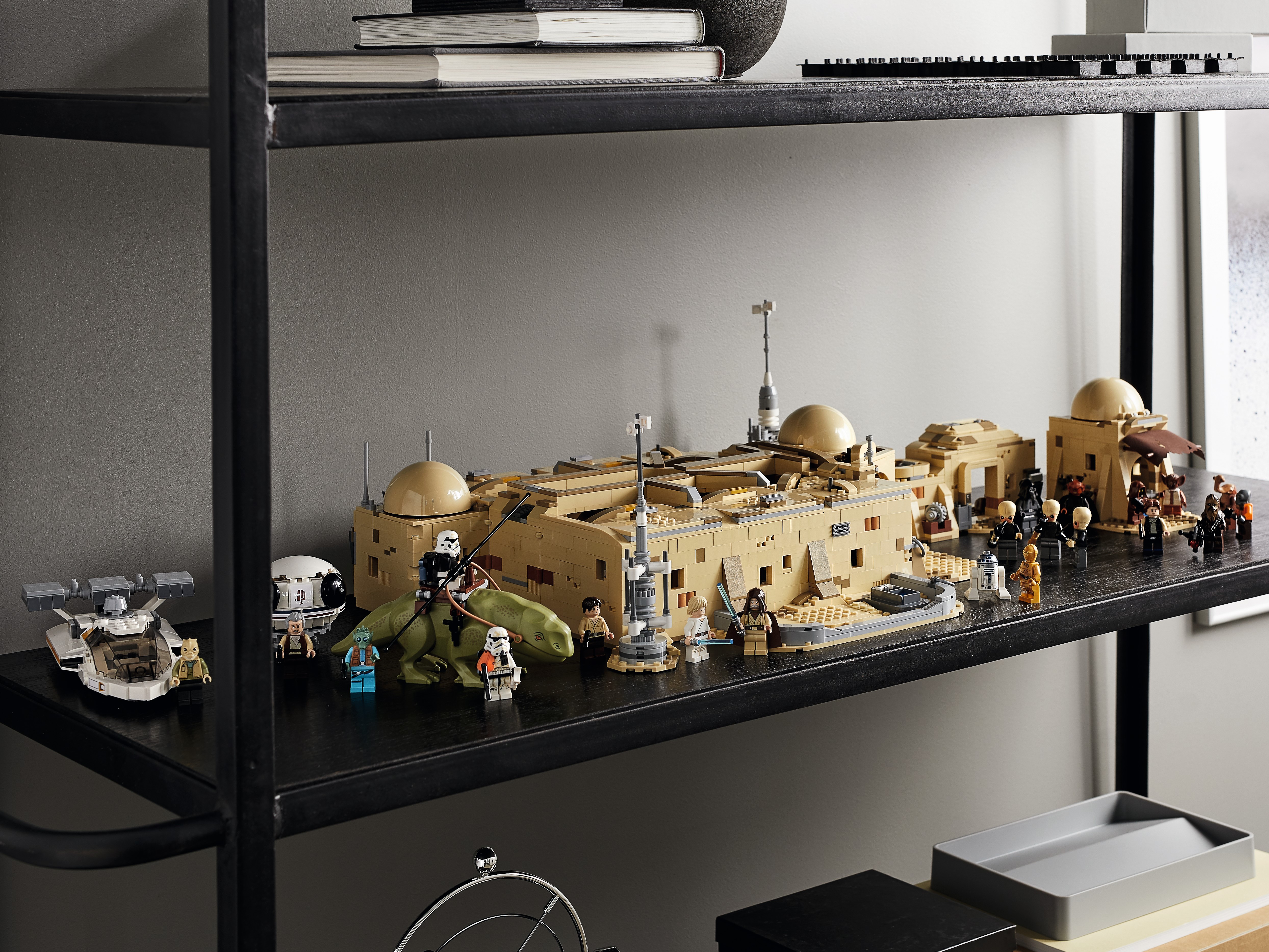 Mos Eisley Cantina™ 75290