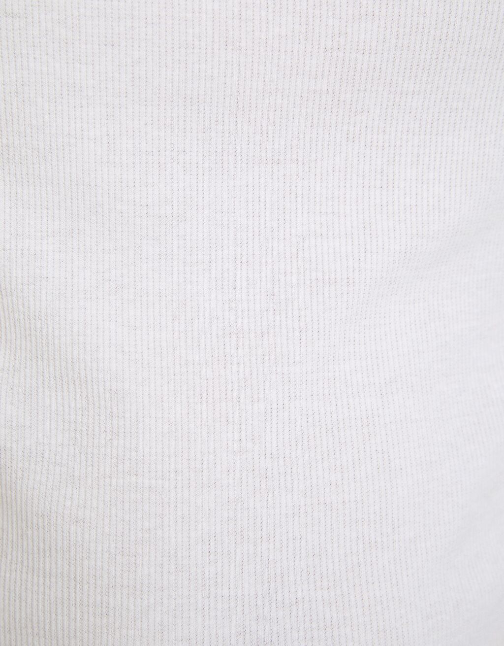 Camiseta canelada com alças finas