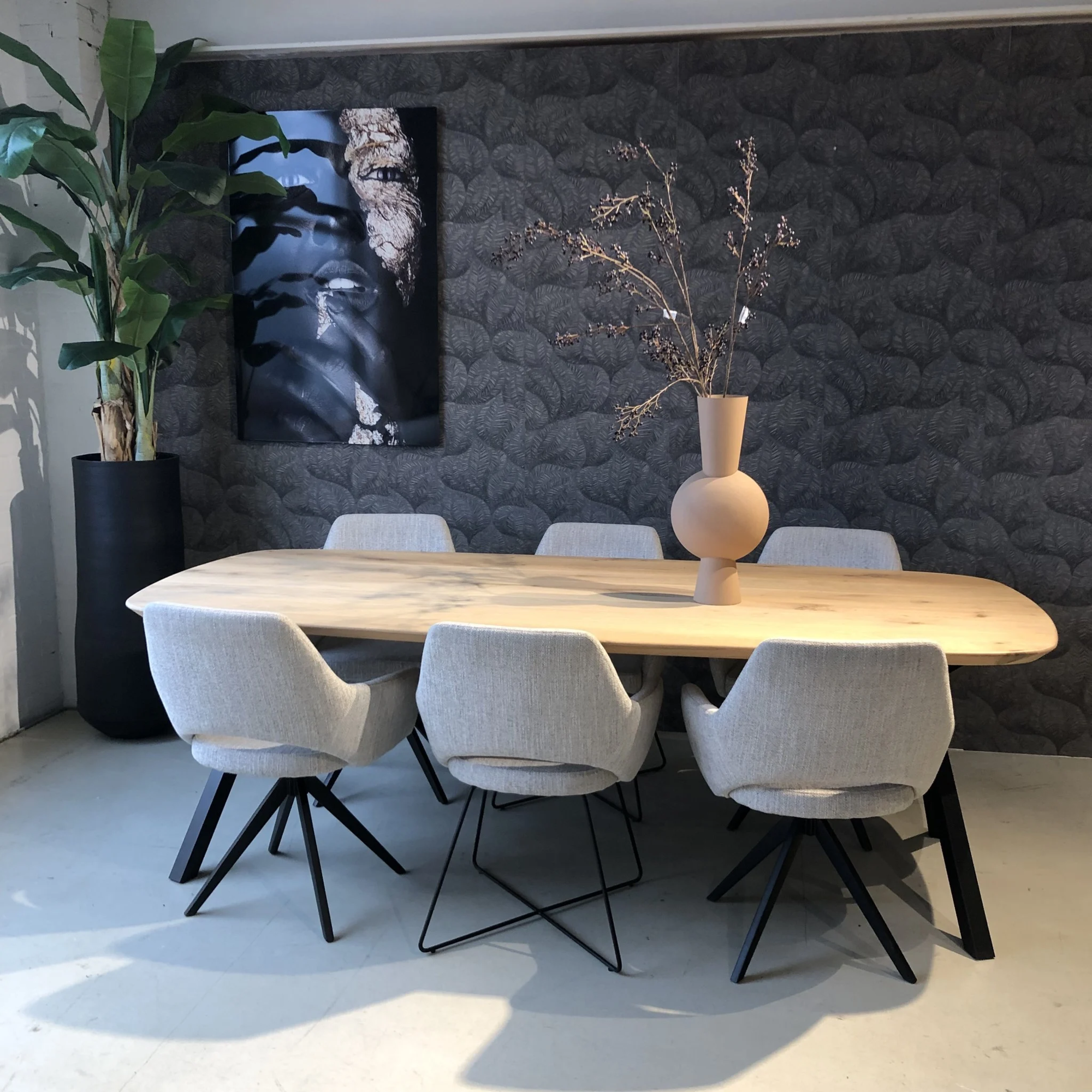 Firma Hout & Staal Eettafel Deens ovaal | xy schuin | matte lak Eettafel Leaf | 280*100cm | Rechte rand | Matte lak