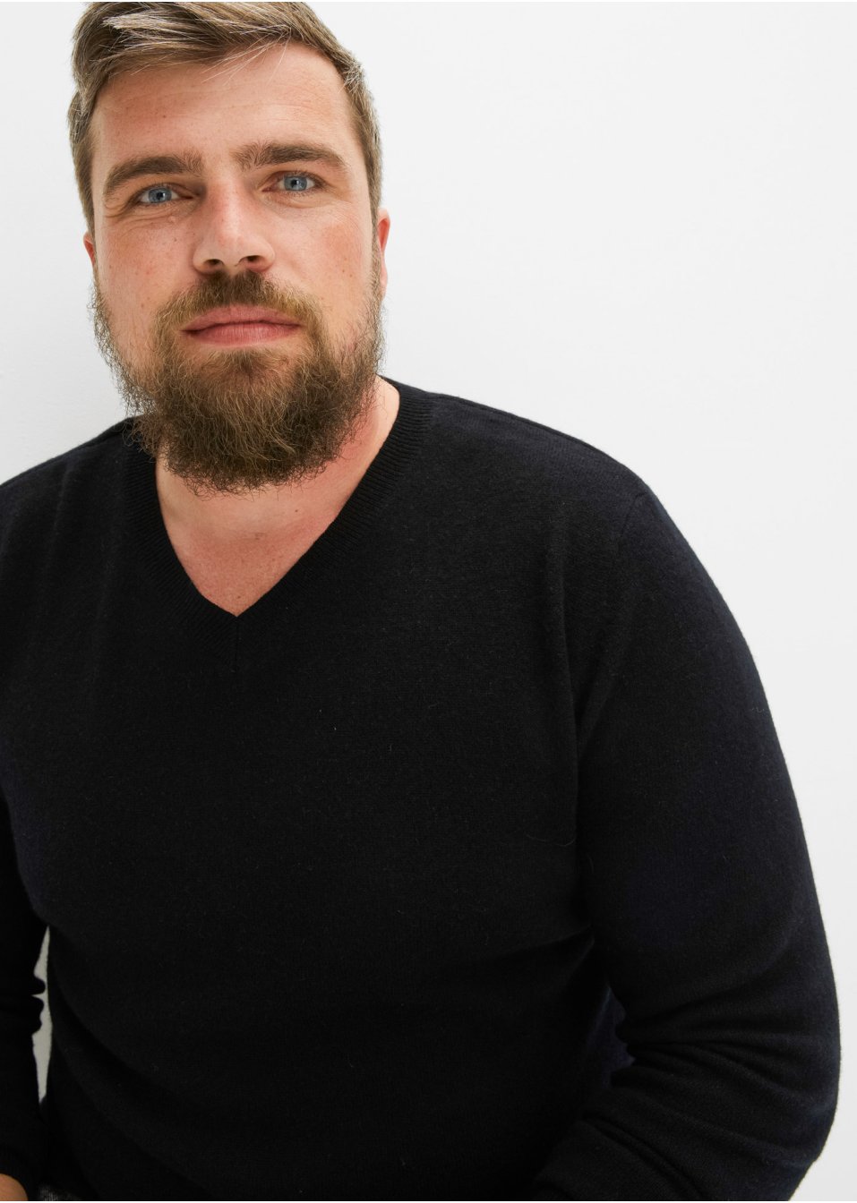 Pull en laine avec teneur en Good Cashmere Standard®, col V