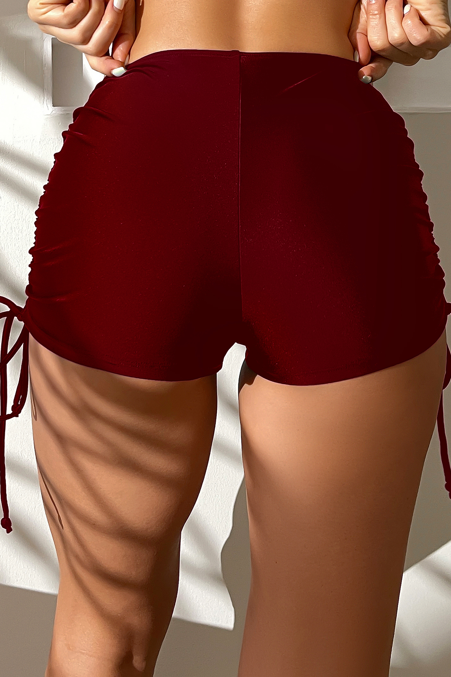 Short de bain taille moyenne ruhcé rétro rouge pourpre