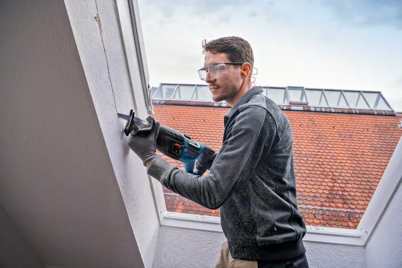 BOSCH COMBI-KIT 4 18V Tool: GSR 18V-90C + GDX 18V-210C + GBH 18V-24C + GSA 18V-28 + 1 4.0 AH battery (PROCORE) + 2 5.5 AH battery (PROCORE) + GAL 1880CV (L)PROFESSIONAL
