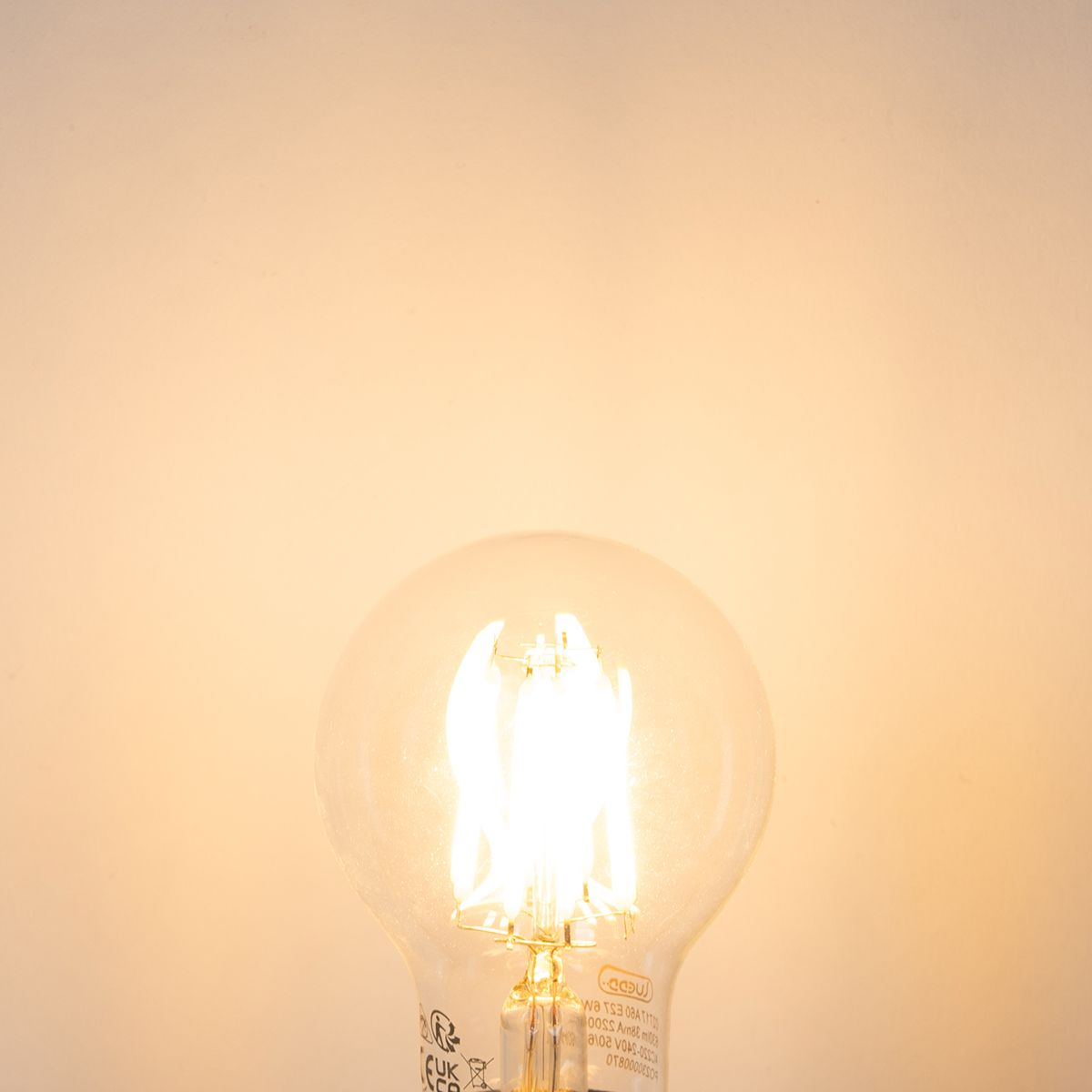 E27 LED lamp A60 helder 6W 630 lm 2200K