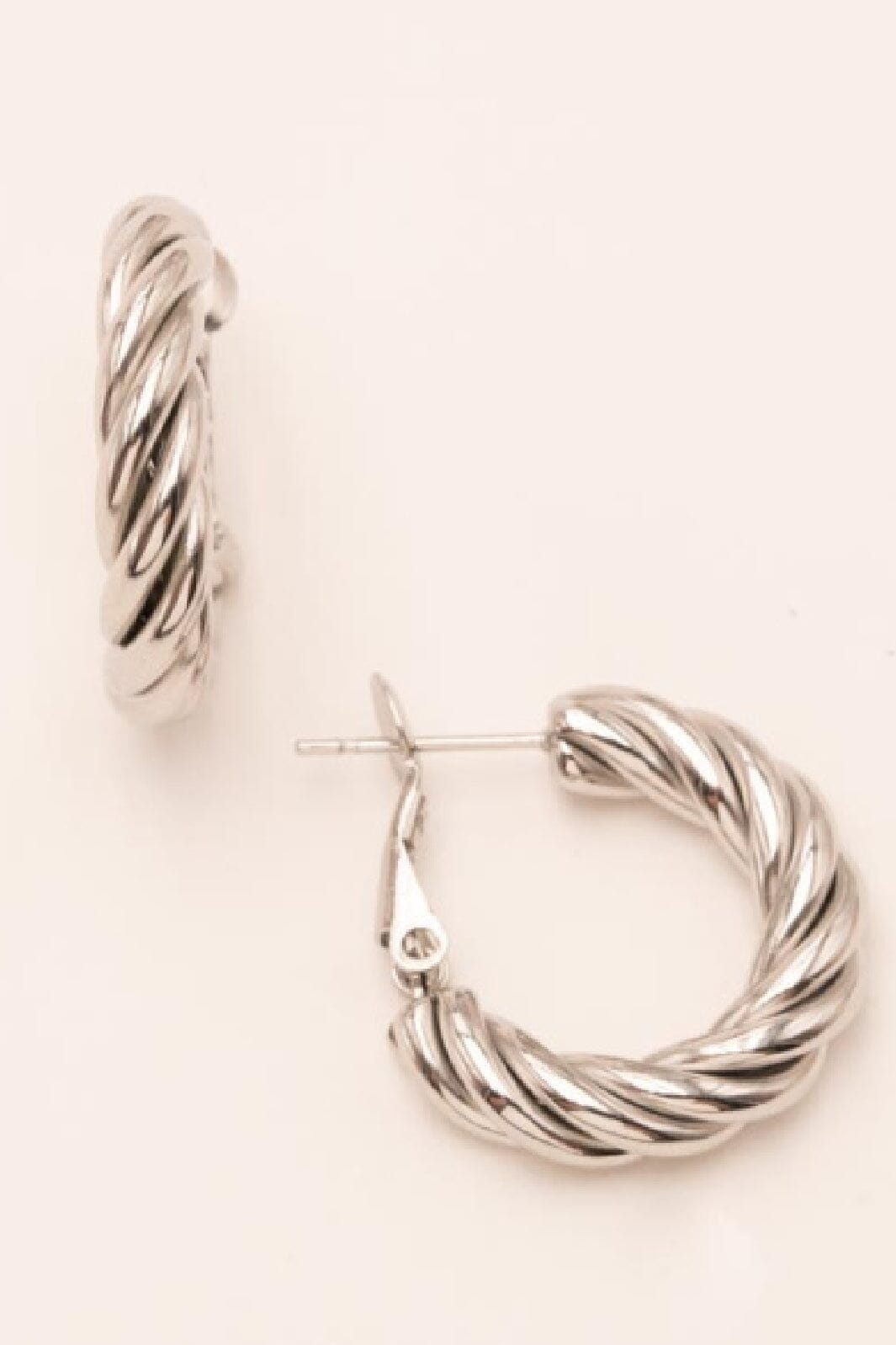Mellow Moon Cassandra Twisted Hoops  BM0614E0480