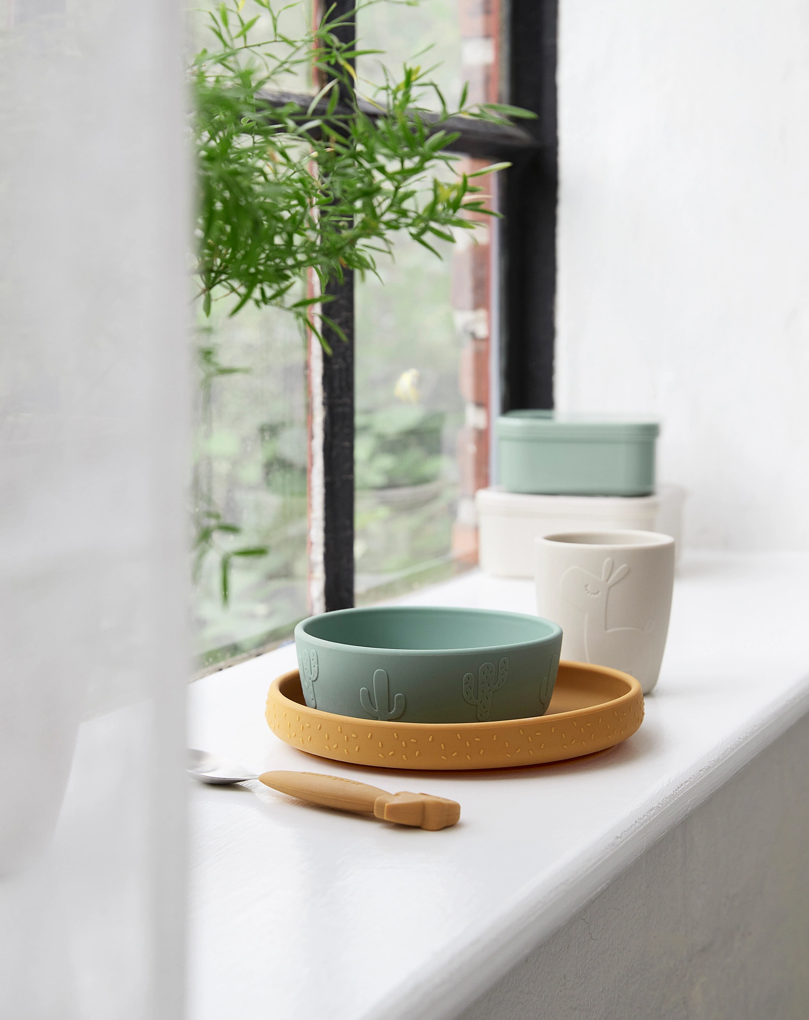 Geschirr-Set STICK&STAY - LALEE 3-teilig in bunt