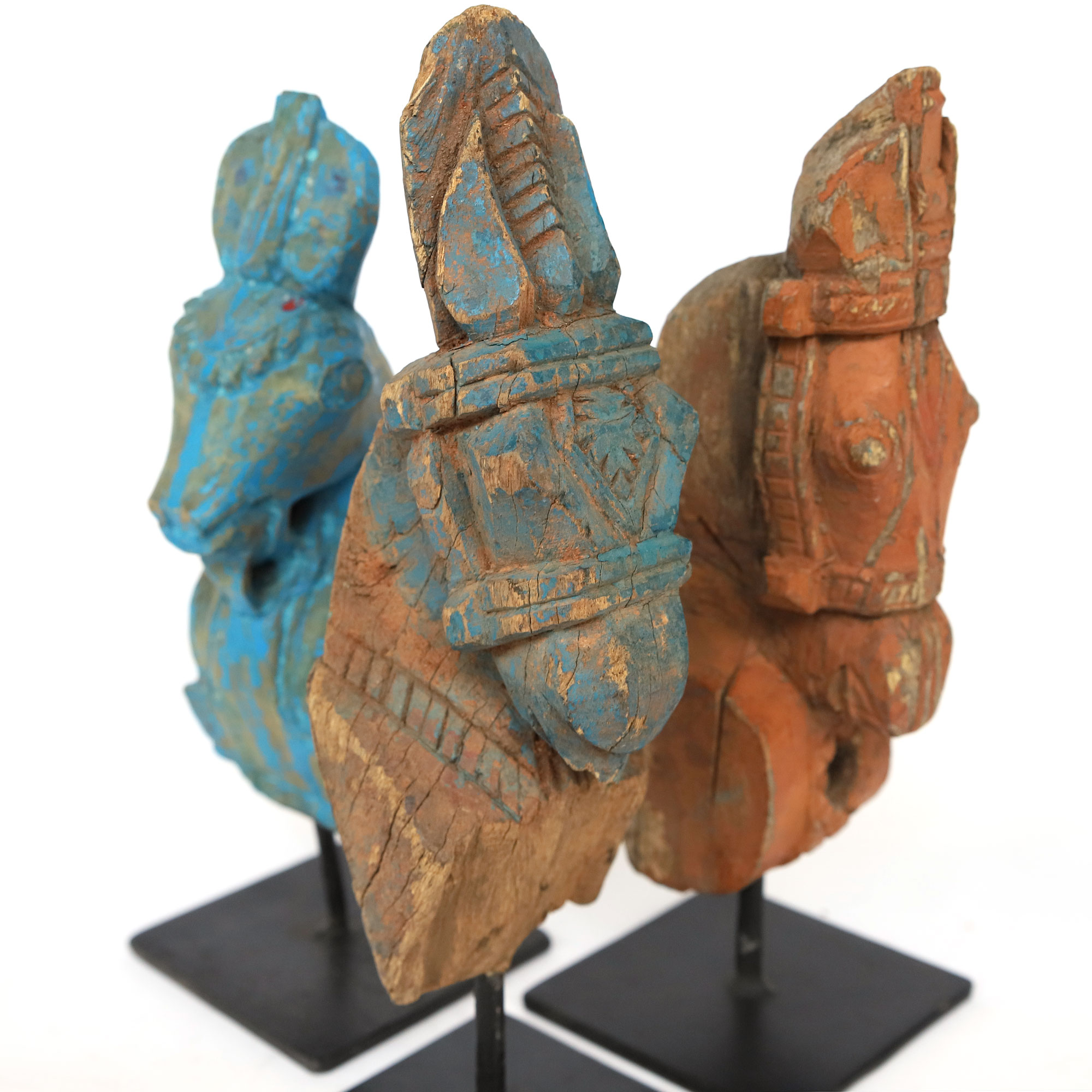 Antike Pferdeköpfe aus Holz, Unikate, H 28 - 35 cm von fischer's lagerhaus