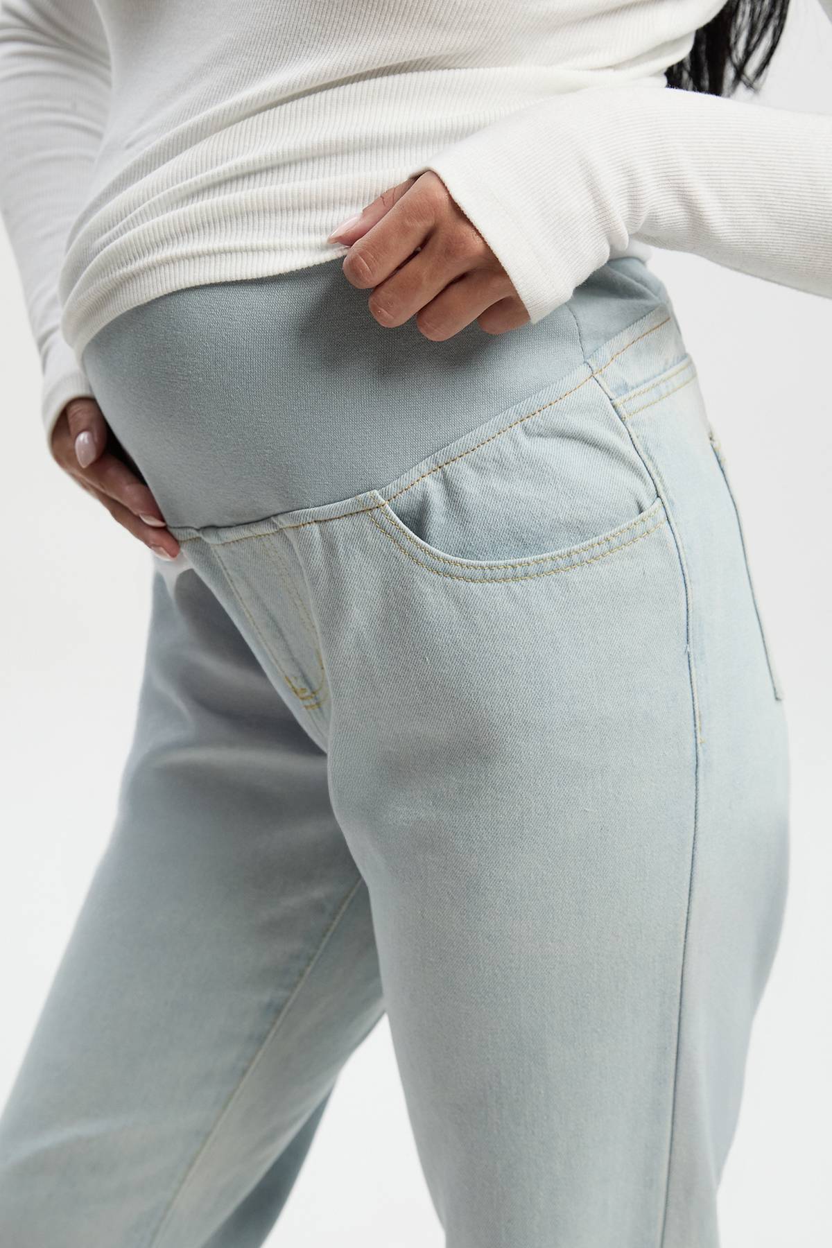 boohoo Jeans Boyfriend de Maternité au-dessus du Ventre