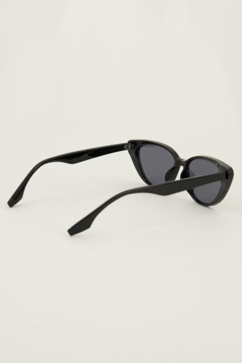Zwarte cat eye retro zonnebril