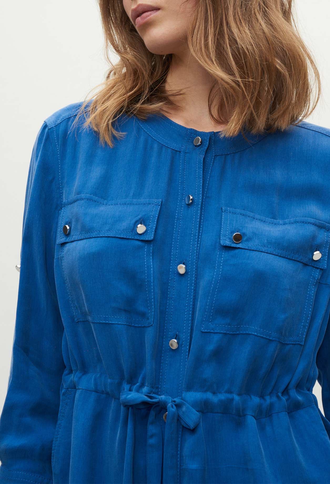 Robe boutonnee &agrave; col rond