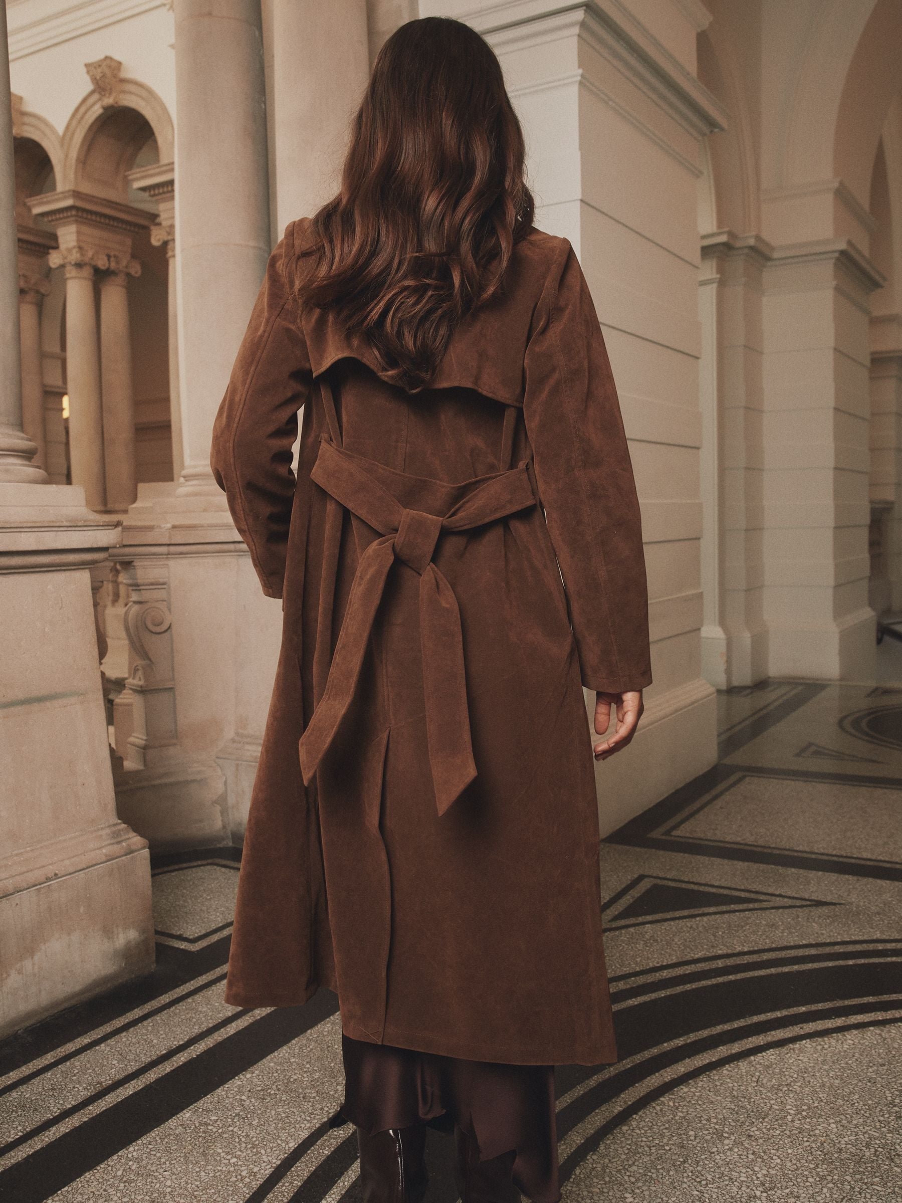 Chocoladebruin imitatiesuède - Lipsy Ruimvallende Lange Trenchcoat