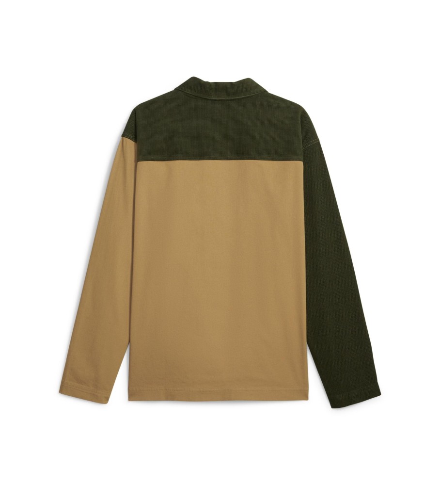 Camisa Puma Downtown em veludo cotelê marrom e verde.