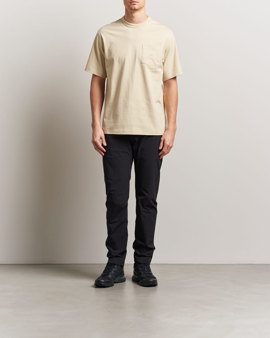 The North Face Relaxed Pocket T-Shirt Gravel