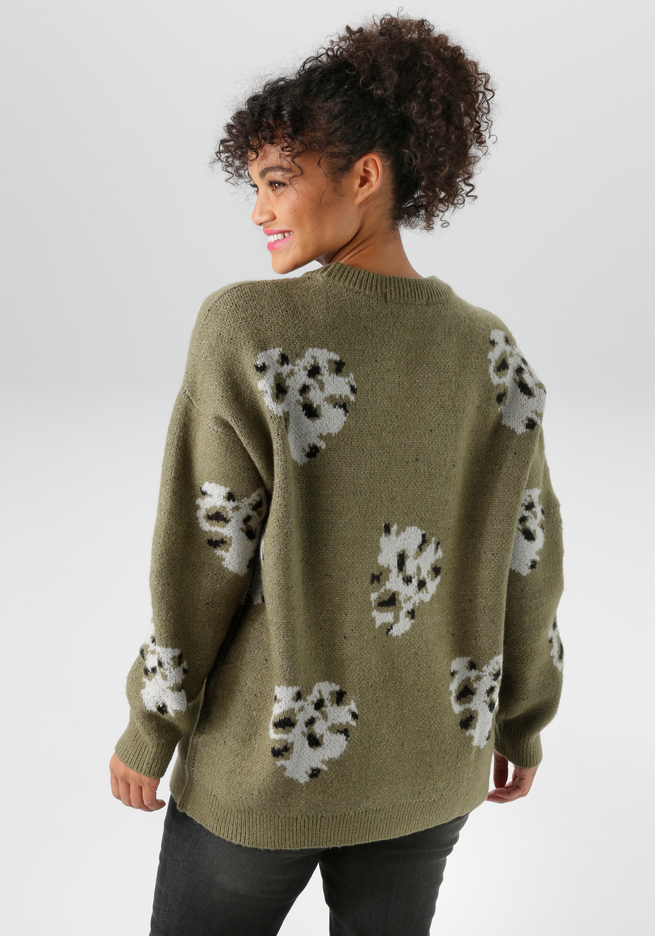 Aniston PLUS Strickpullover , mit eingestrickten Herzchen in Animalprint