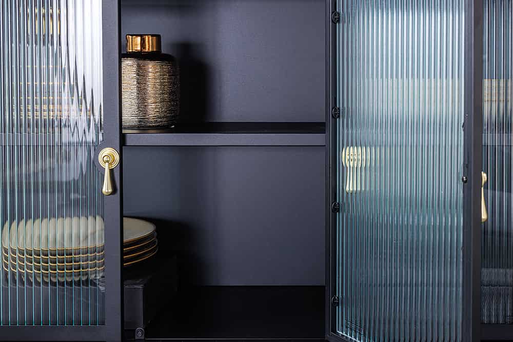 Modernes Sideboard AMSTERDAM 105cm schwarz gold Riffelglas Metall Vitrine Schrank