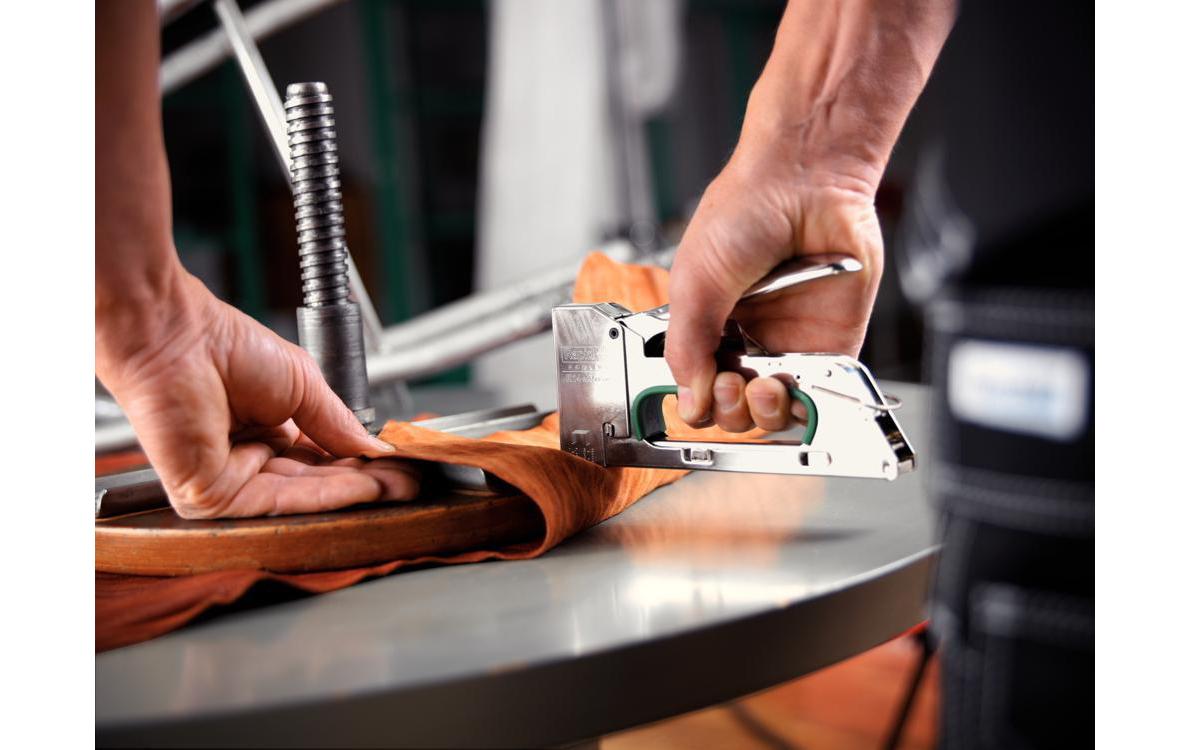 Handtacker PRO R14Leichter, anwenderfreundlicher Handtacker aus Metall