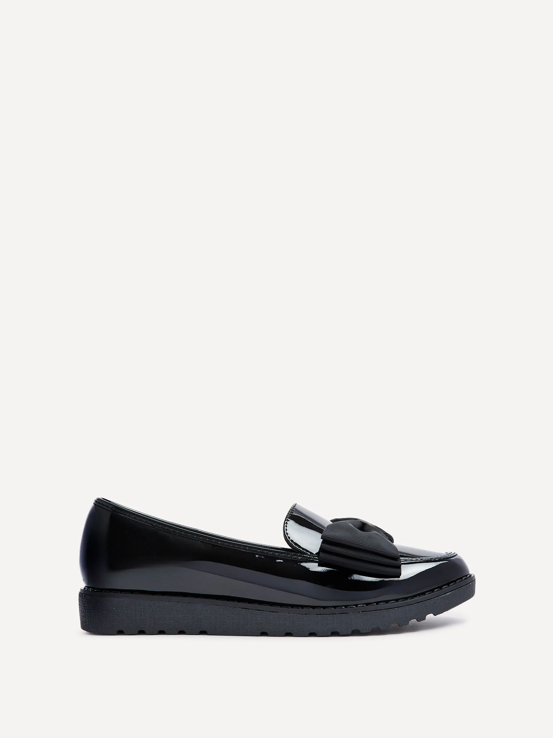Zwart - Linzi Cathy loafers met plateauzool en grote strik