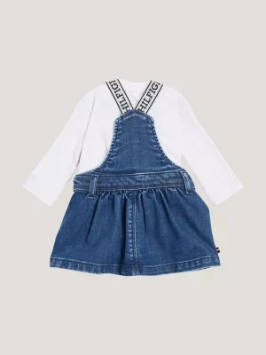 Conjunto de jardineira jeans relaxada