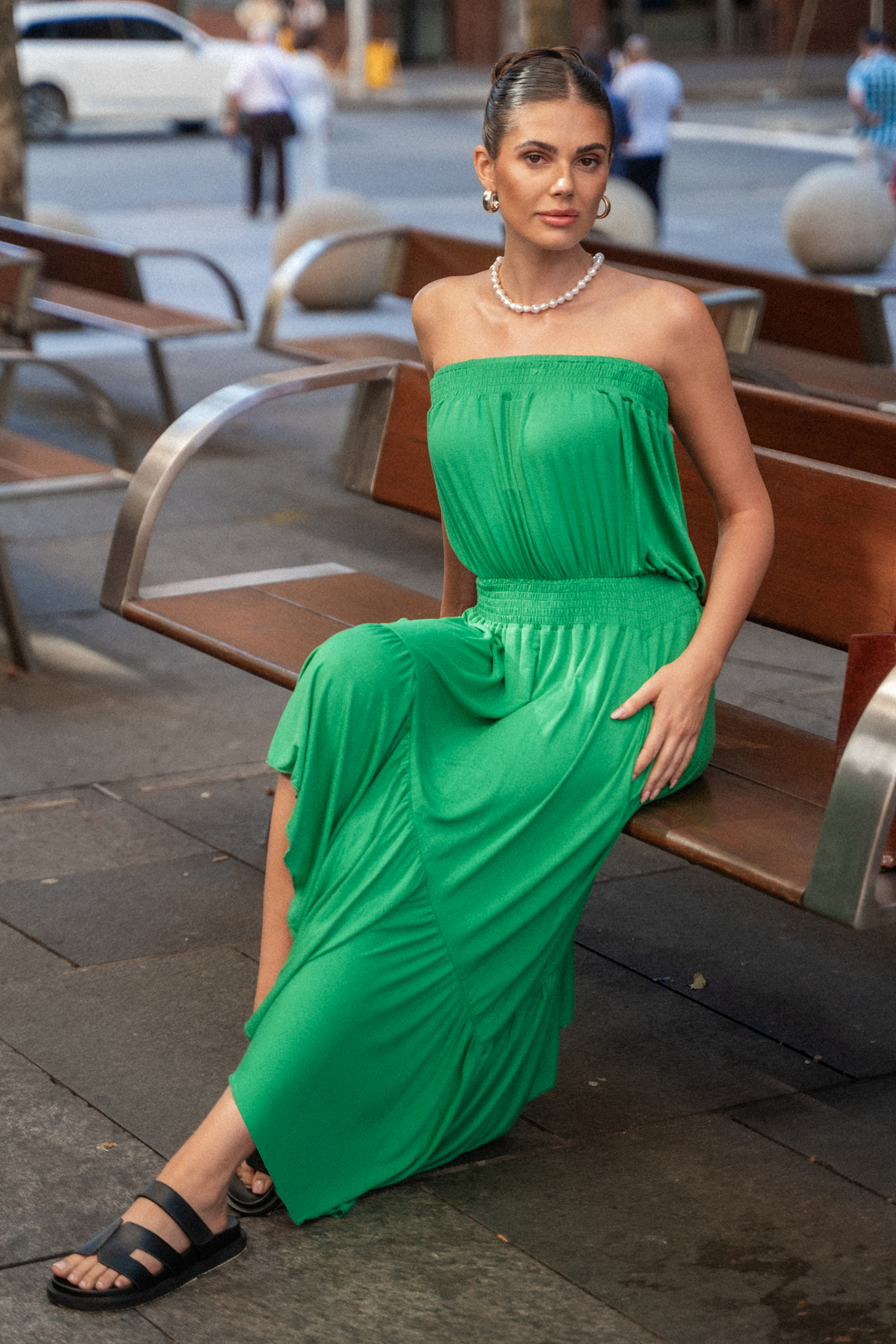 Robe tube avec ourlet à volants asymétriques verte