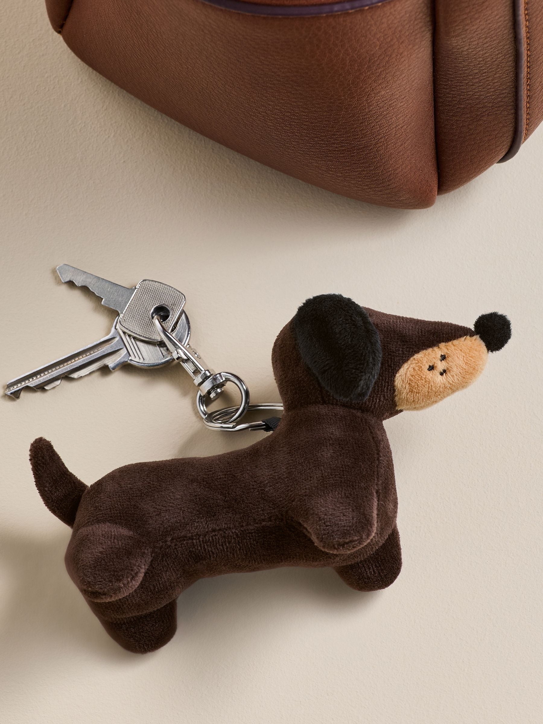 Schattige pluchen sleutelhanger tas bedeltje