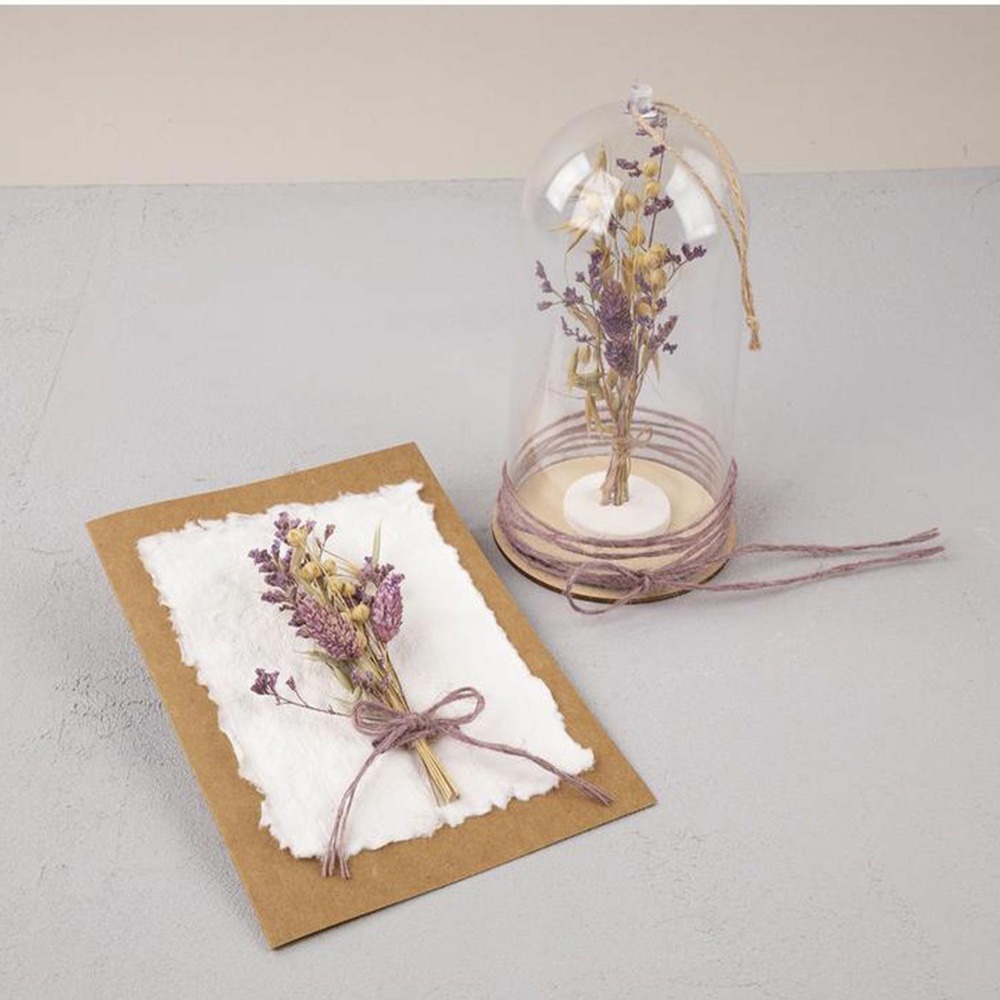 Bouquet de fleurs séchées lilas