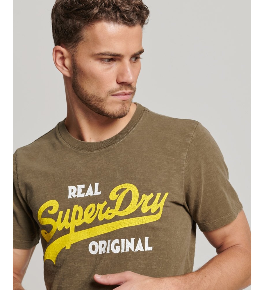 Camiseta Superdry Original Royal Over-Dye com logo verde vintage