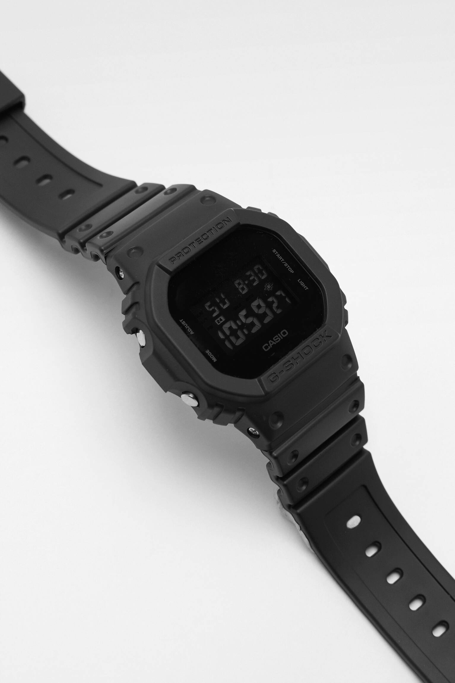 Relógio CASIO G-SHOCK DW-5600BB-1ER - Preto
