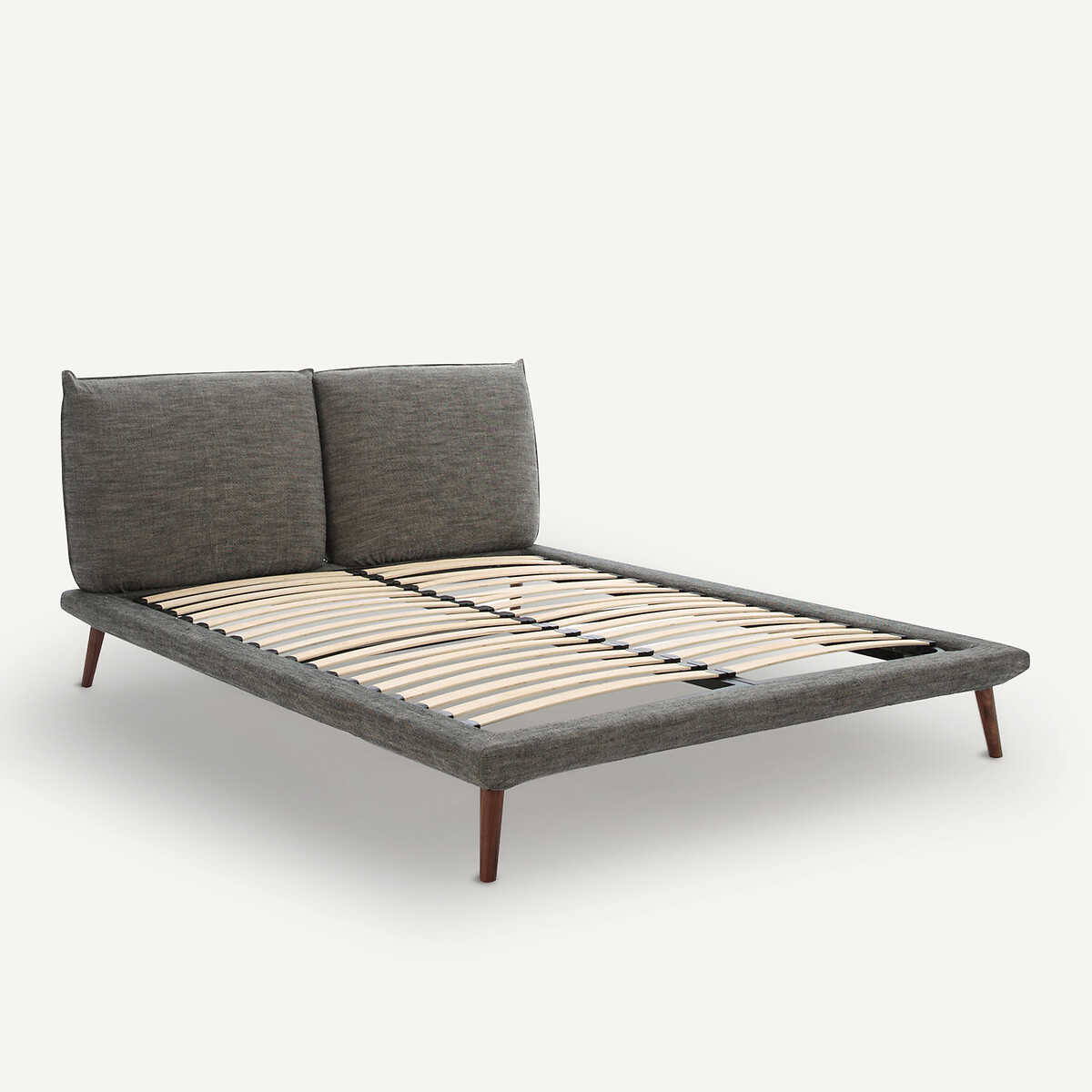 AM.PM<br>Cama de linho com estrado de ripas, modelo Aurore, de E. Gallina