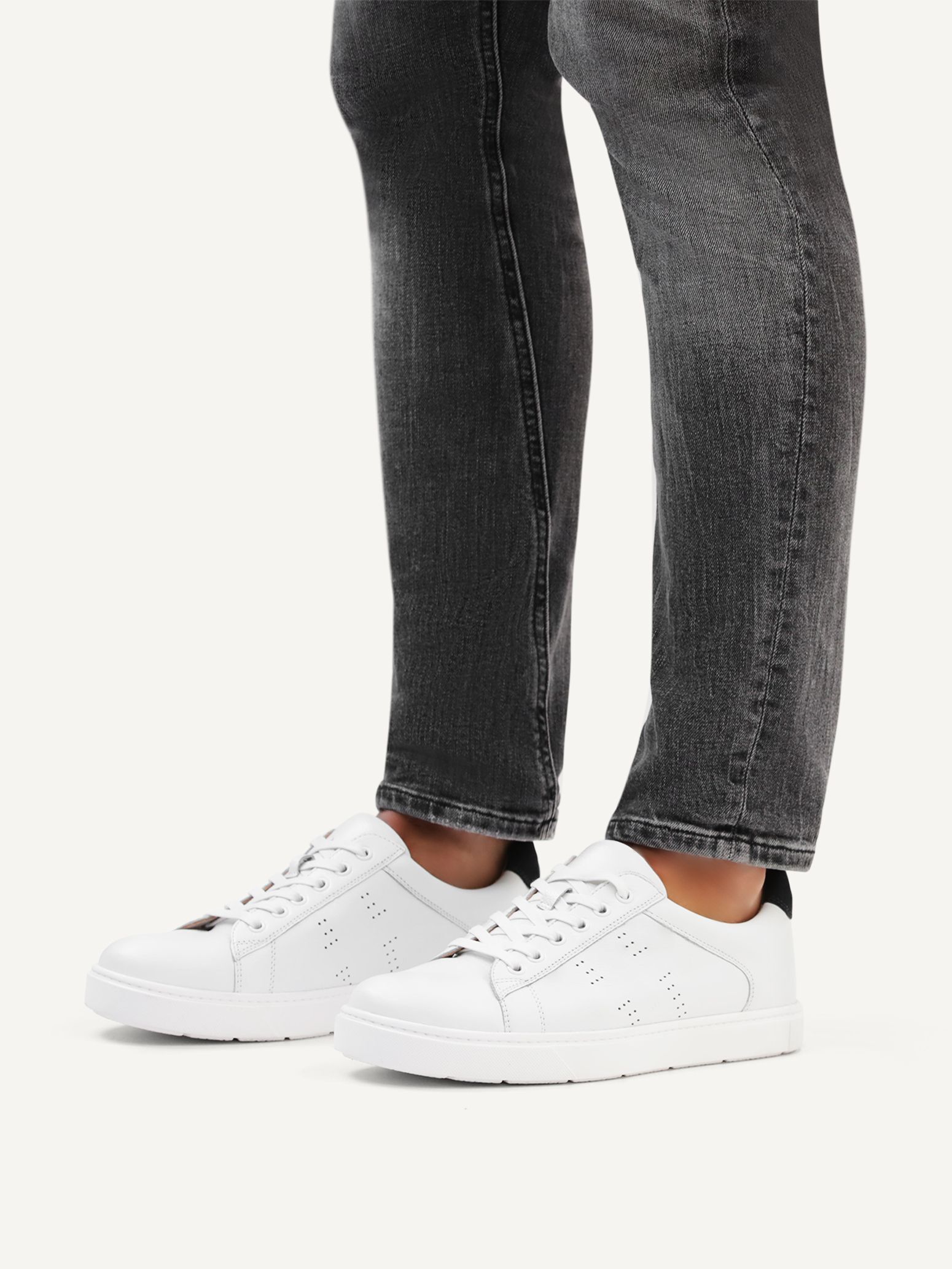 Sneaker