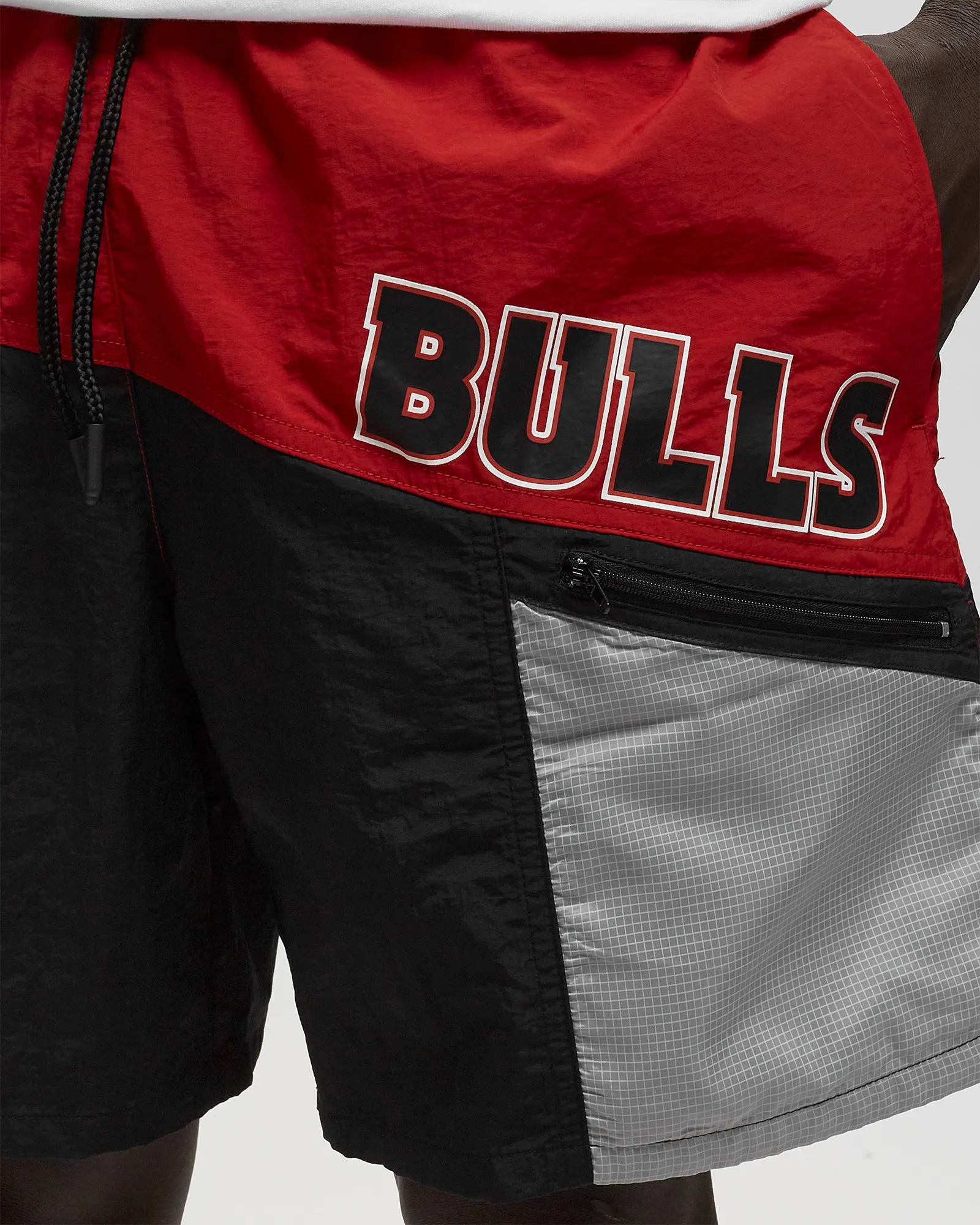 Mitchell & Ness NBA NYLON UTILITY SHORT CHICAGO BULLS