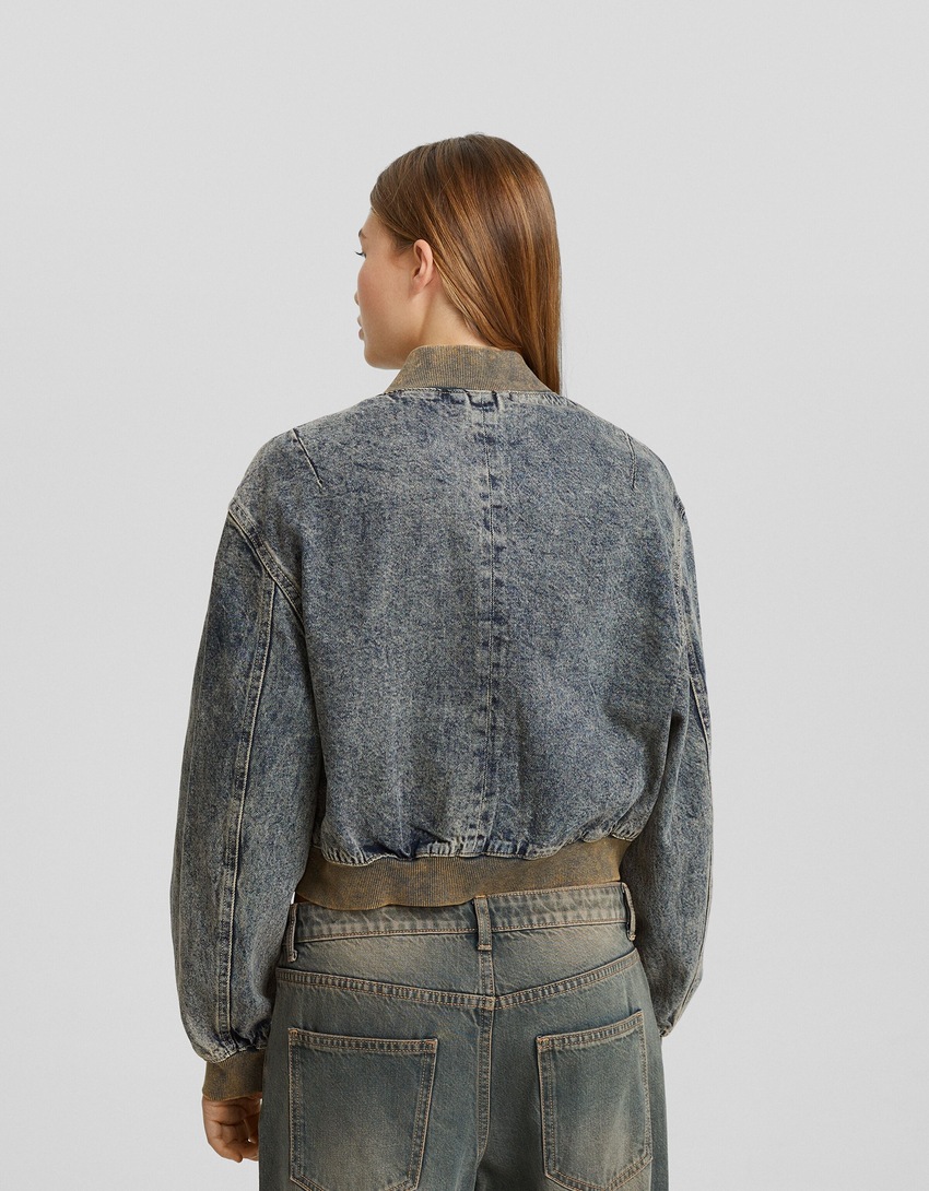 Jaqueta jeans curta