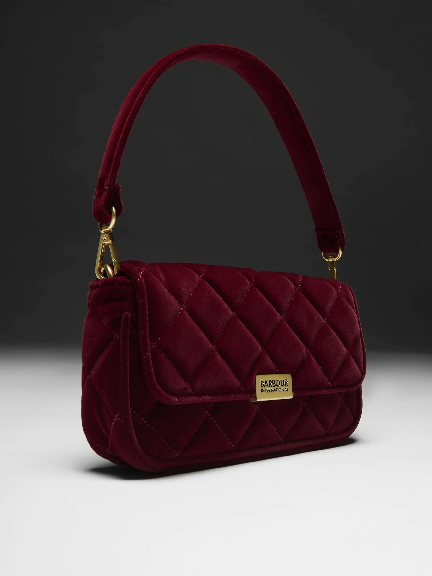 Rood - Barbour® International Quilted Velvet Mini Soho Crossbody Bag