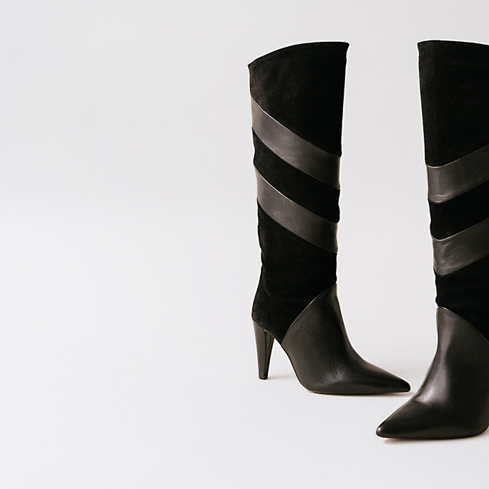 Bottes hautes à bouts pointus  en cuir et croute noir