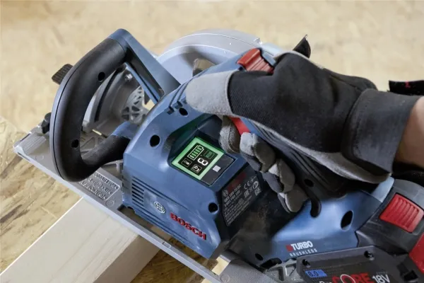 Bosch AKKURUNDSAV GKS 18V-68GC HMI SOLO L-BOXX - SOLO