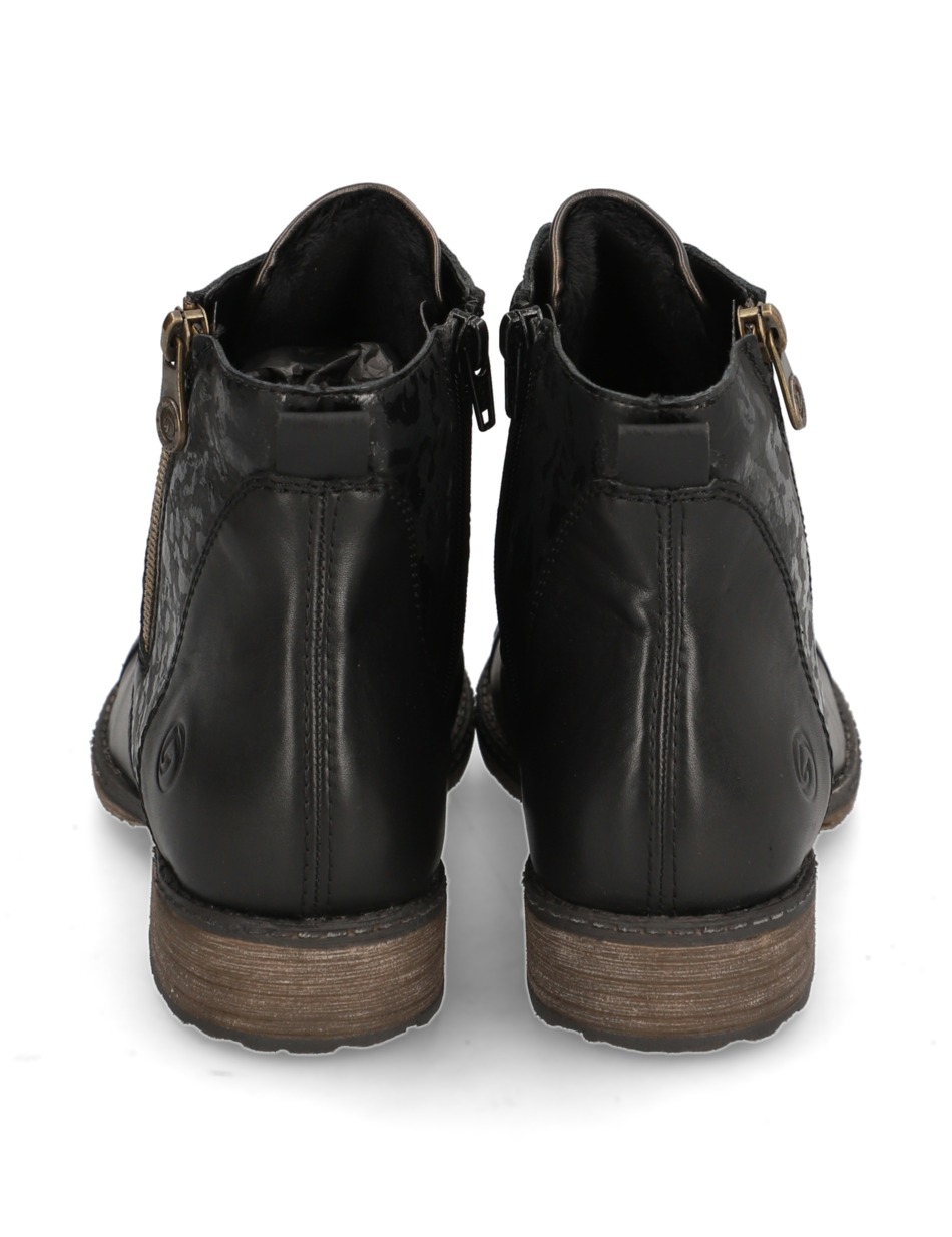 Schnürstiefelette